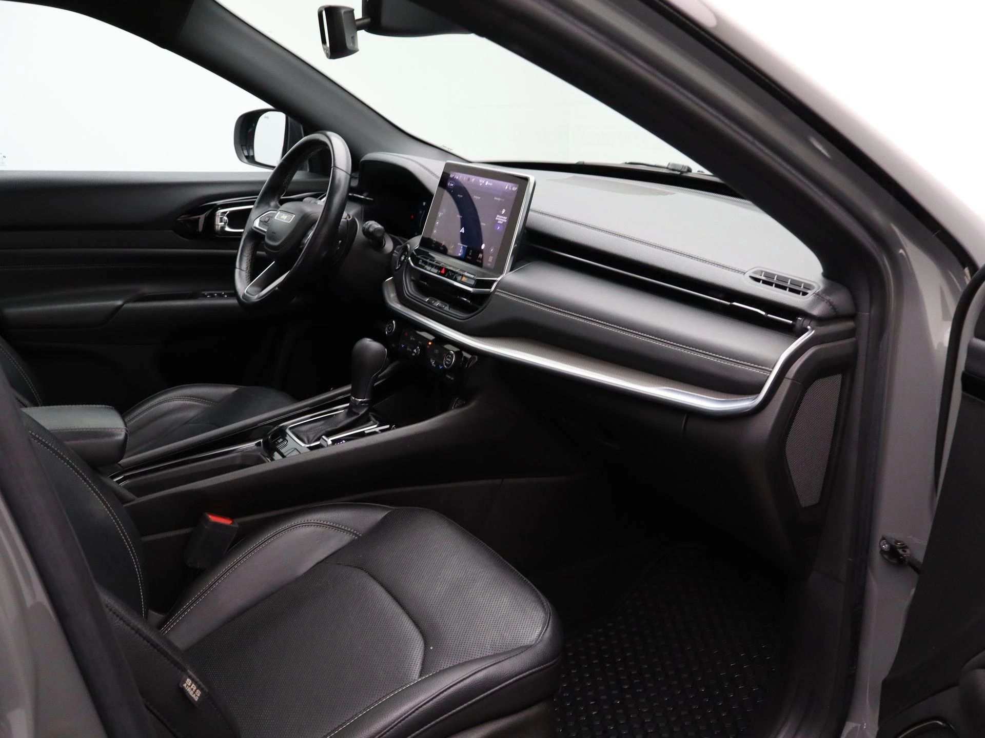 Jeep-Compass-image-33