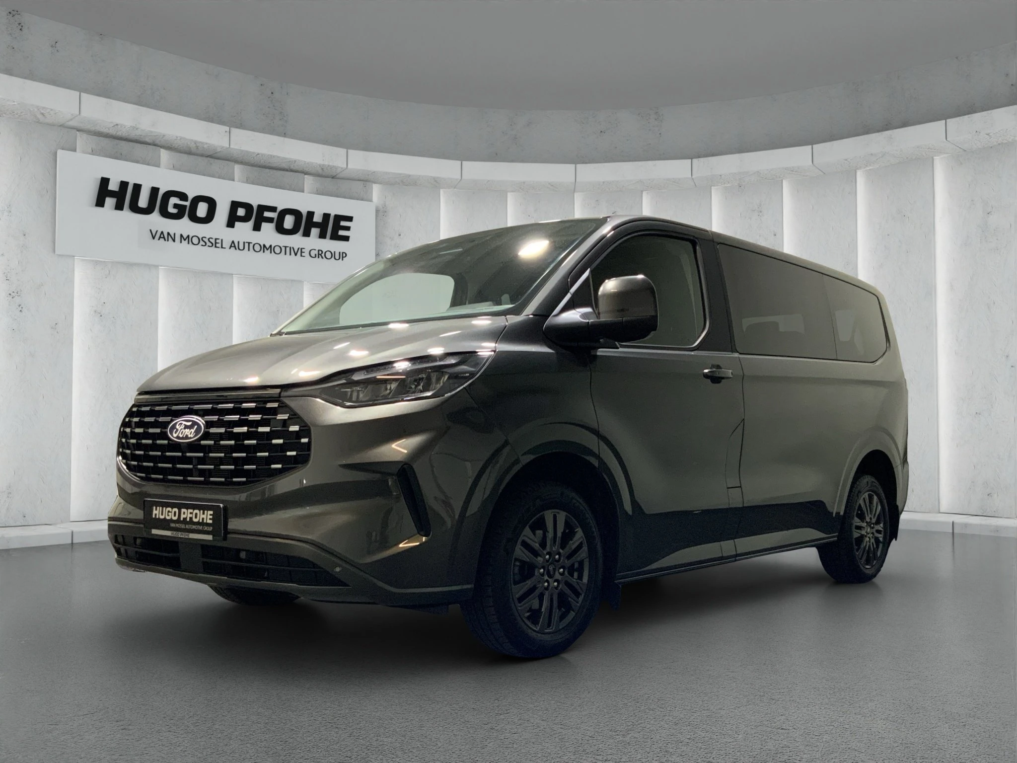 Ford-Tourneo Custom-image-0
