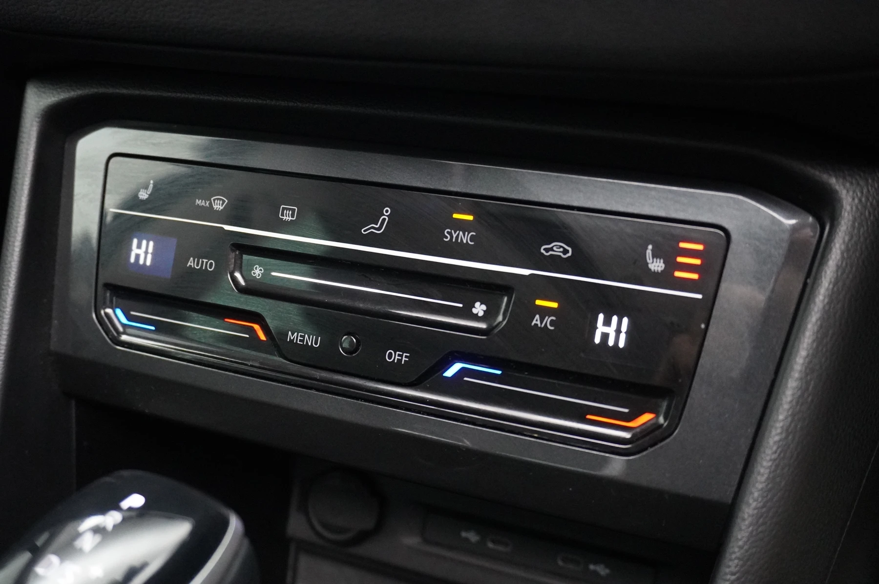 Volkswagen-Tiguan-image-42