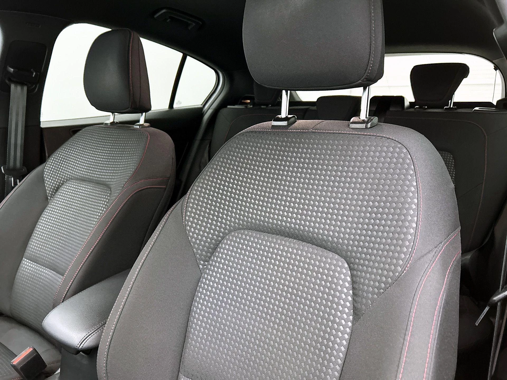 Ford Focus 1.0 EcoBoost Hybrid ST Line X Business