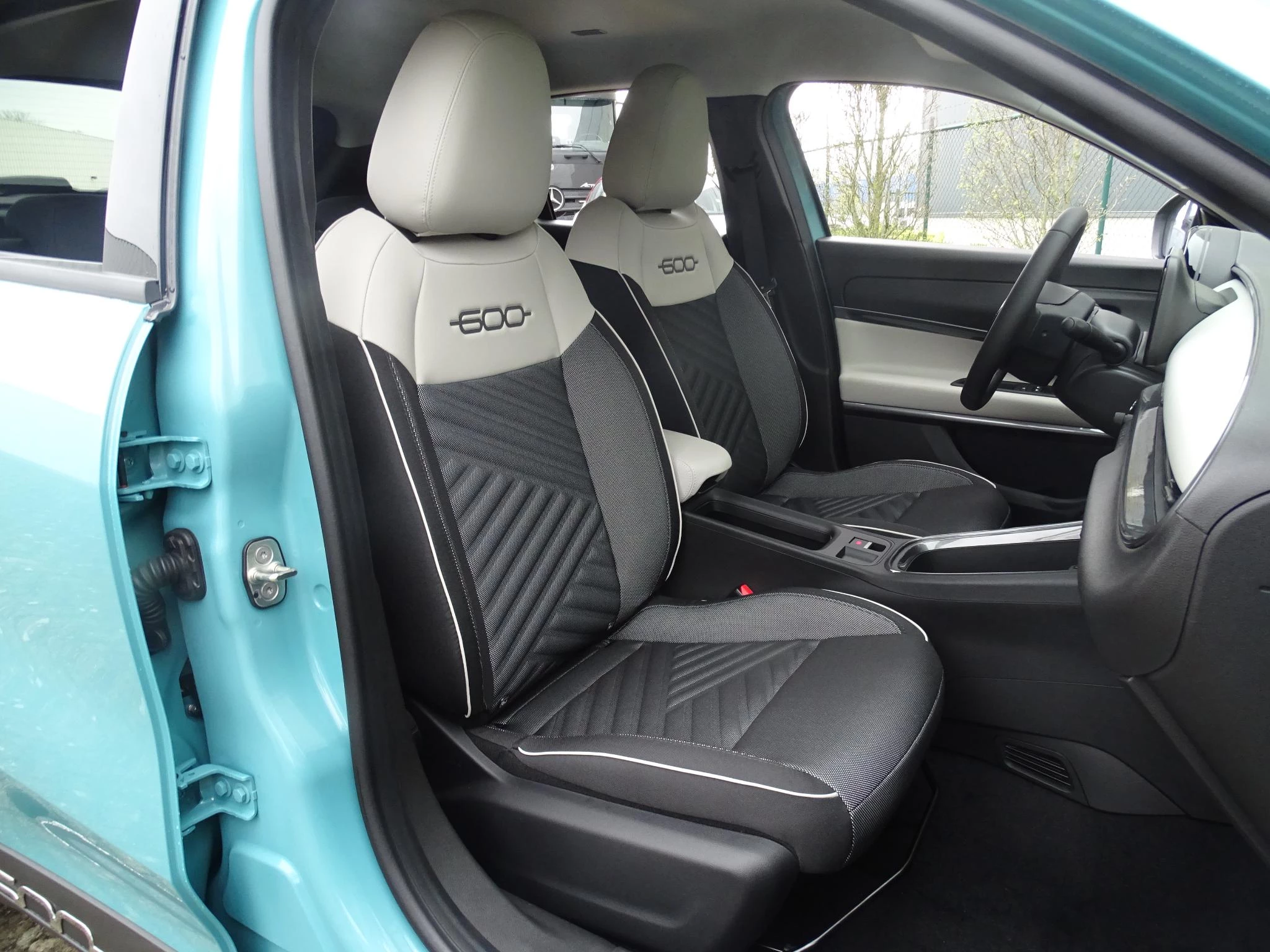 Fiat 600 1.2 Hybrid 145cv DCT La Prima