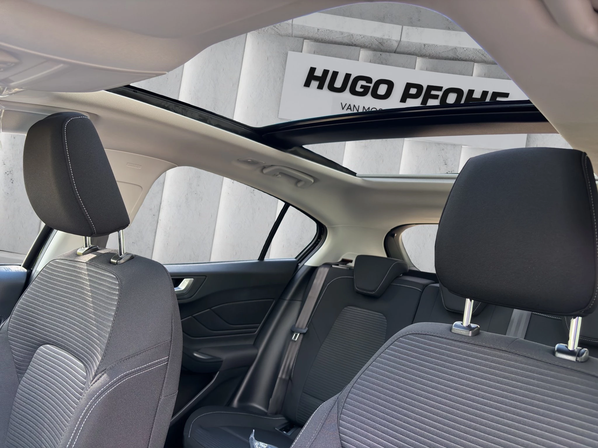 Ford Focus Titanium Edition Limousine Automatik & Panoramadach *HEZ Aktion Lieferung bis 30.06.2026*