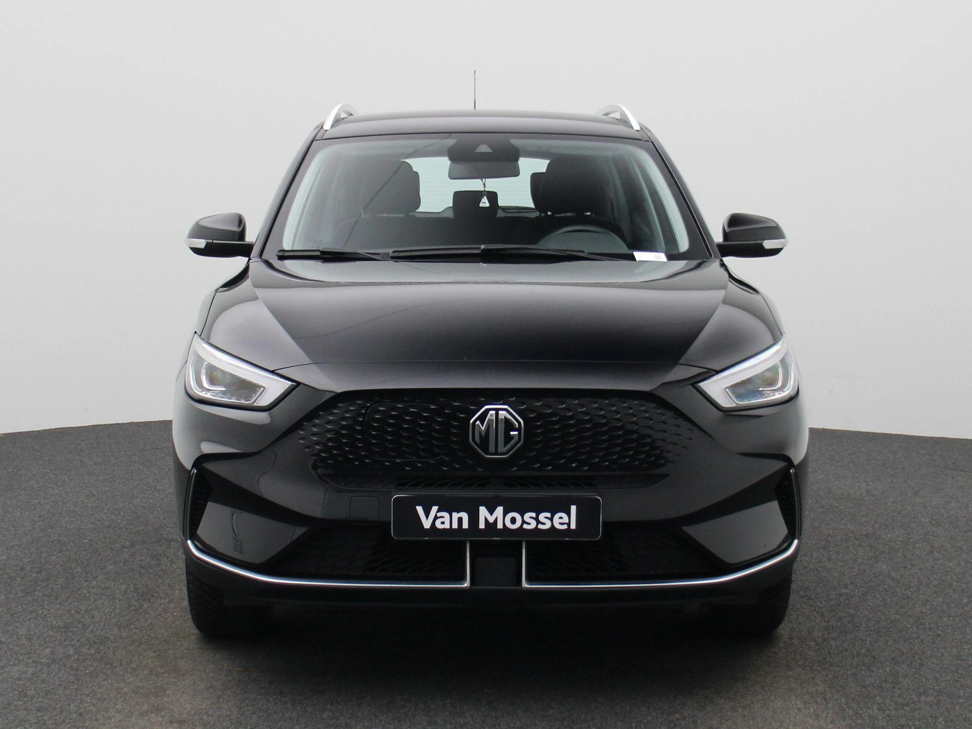 MG-ZS EV-image-2