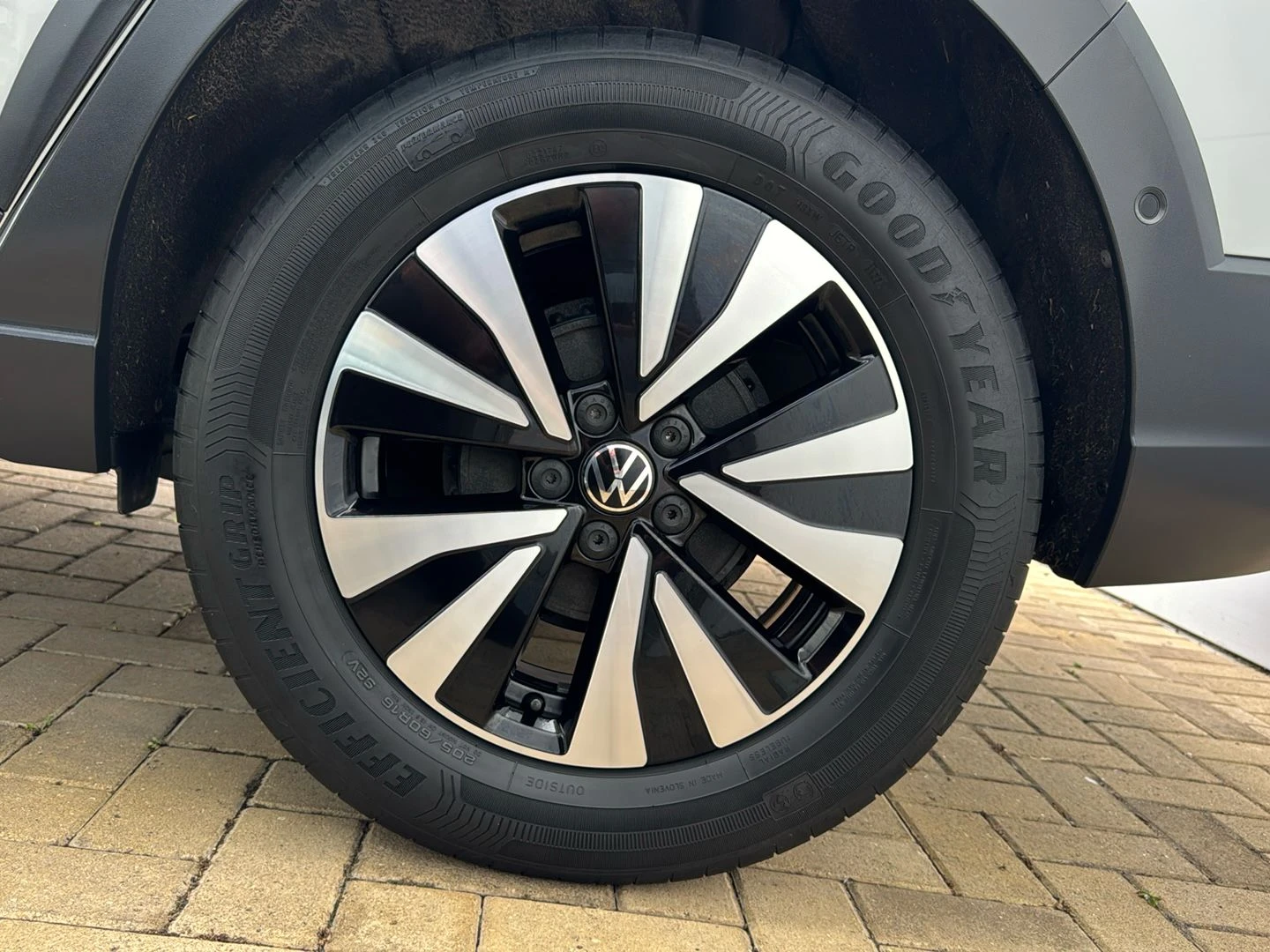 Volkswagen-Taigo-image-7