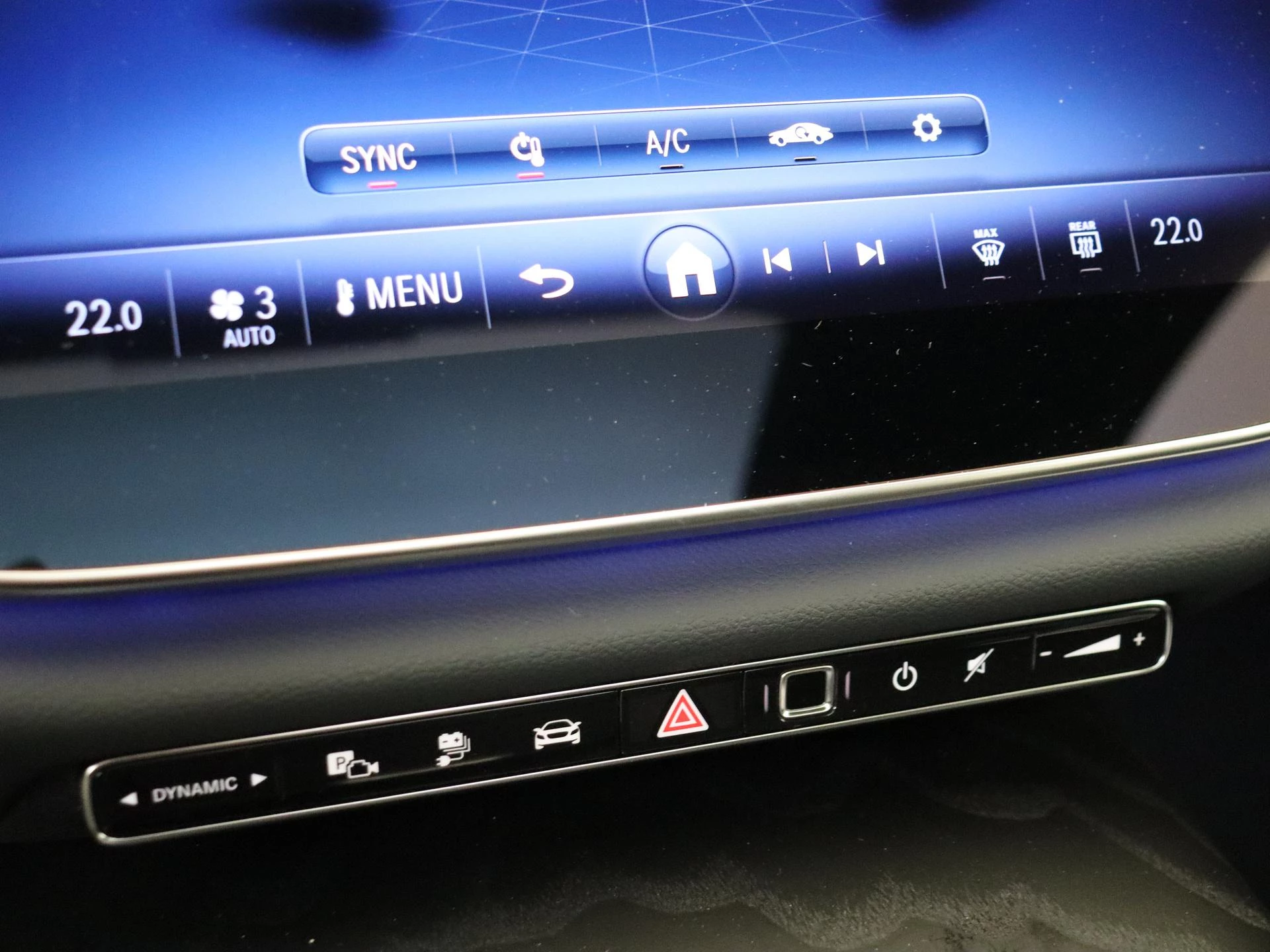 Mercedes-Benz-E-Klasse-image-20