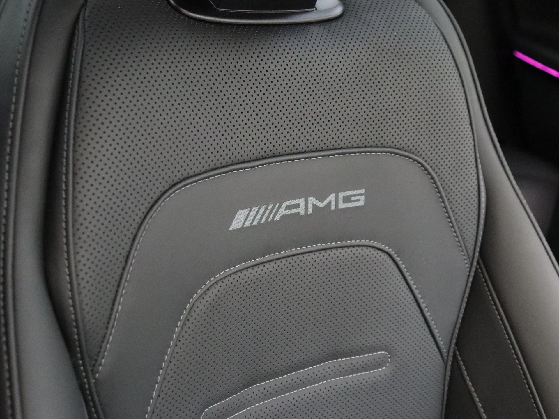 Mercedes-Benz-E-Klasse-image-15