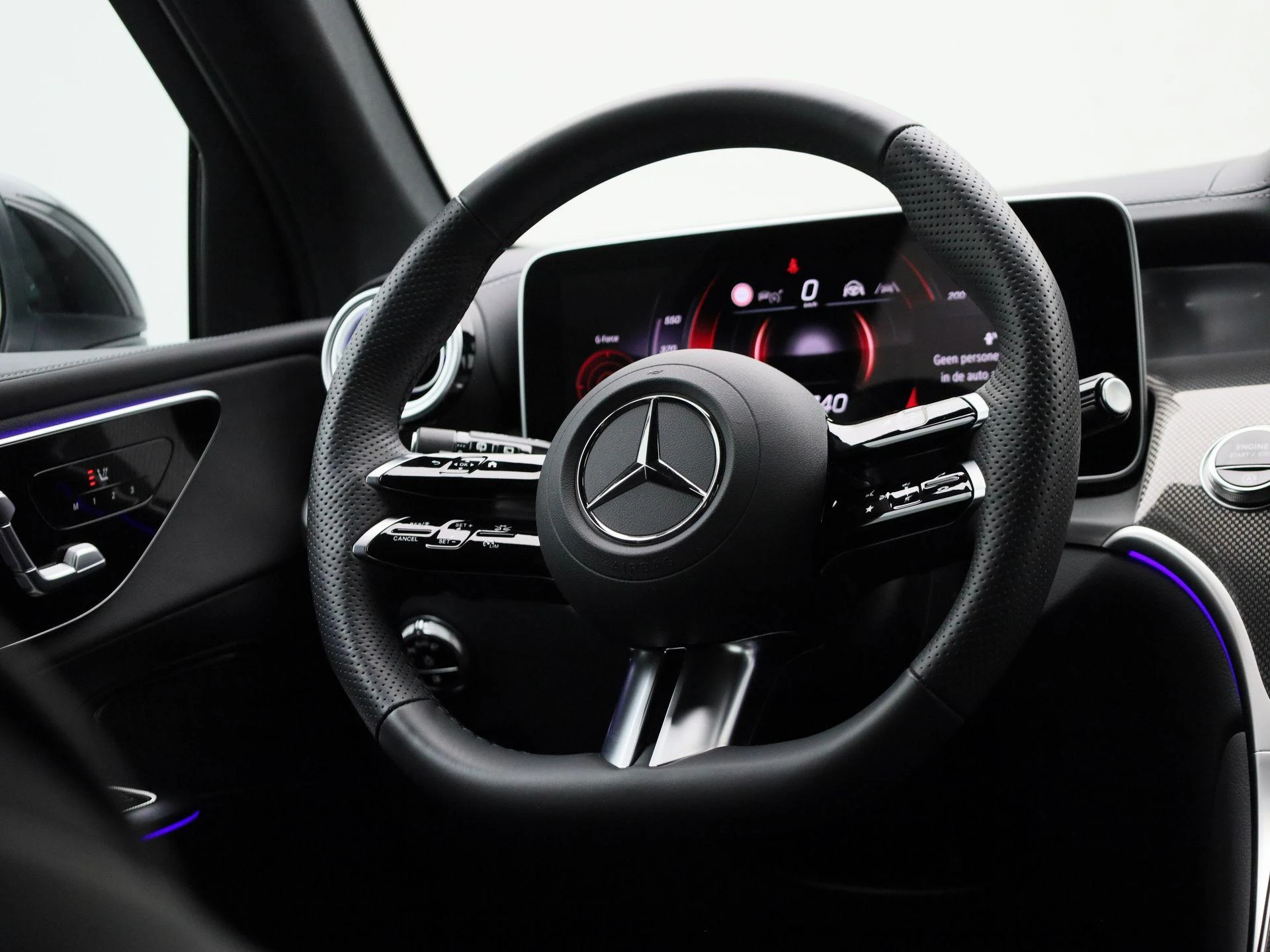 Mercedes-Benz-GLC-image-45