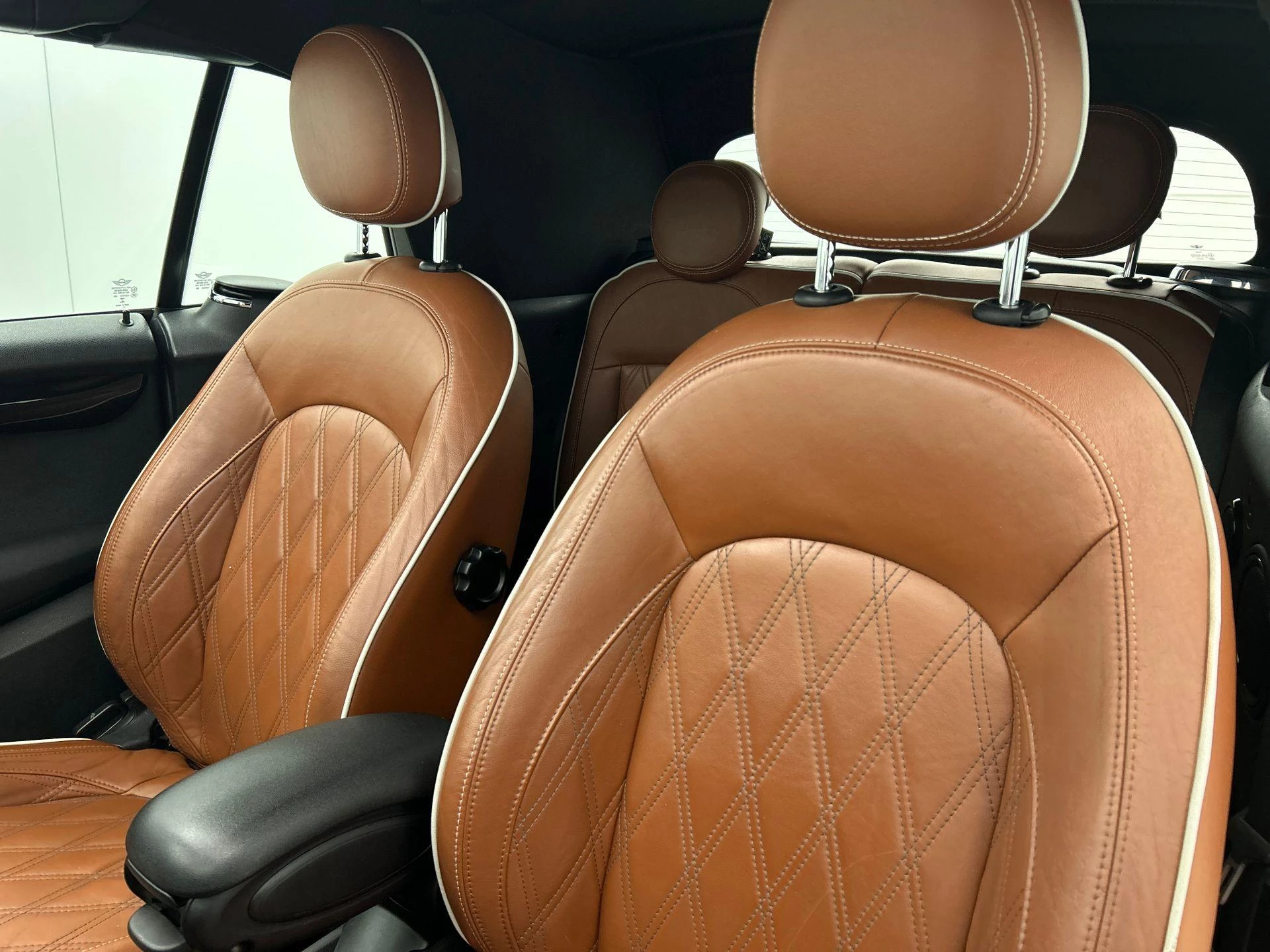 MINI-Cooper Cabrio-image-28