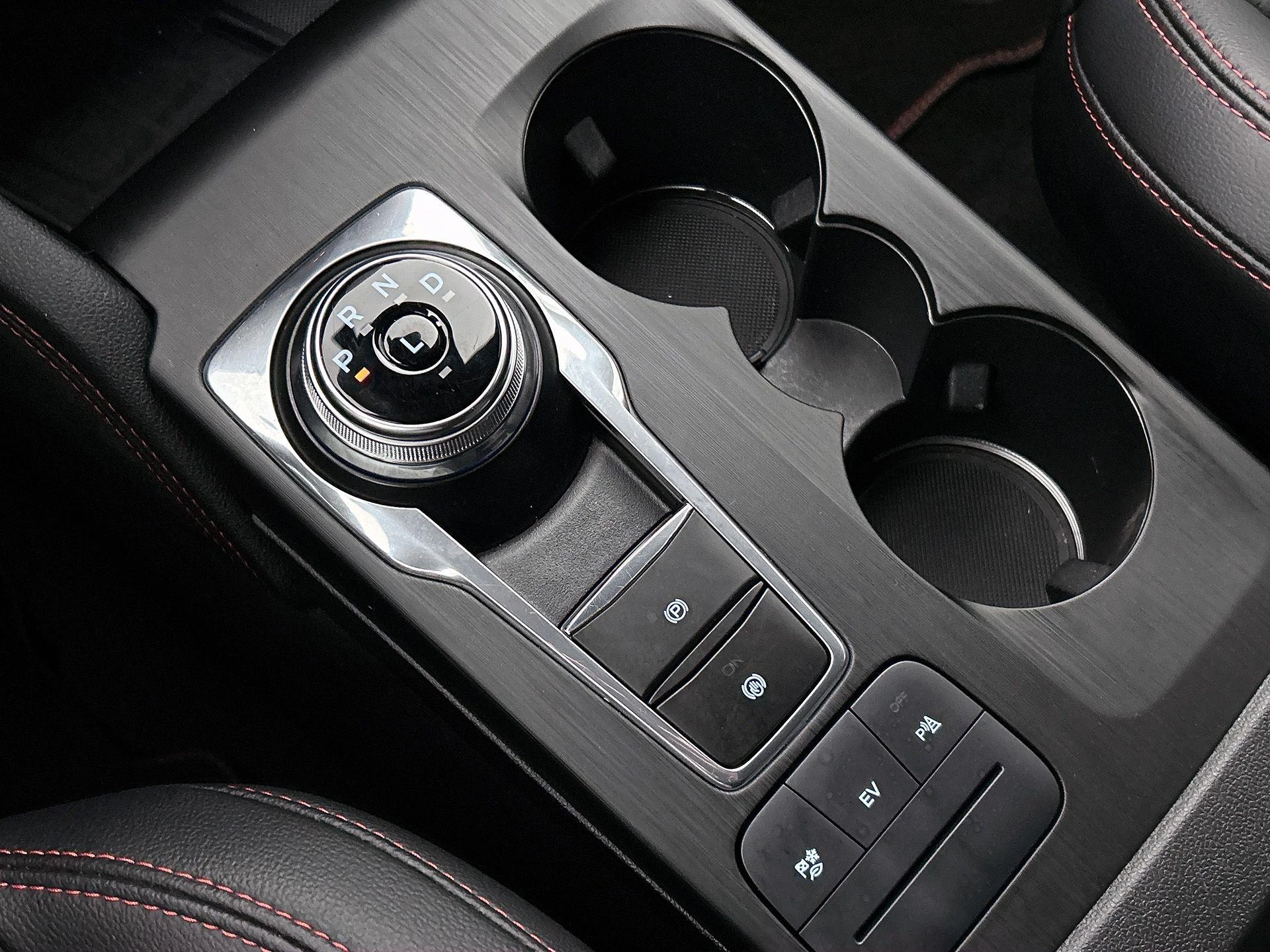Ford-Kuga-image-28