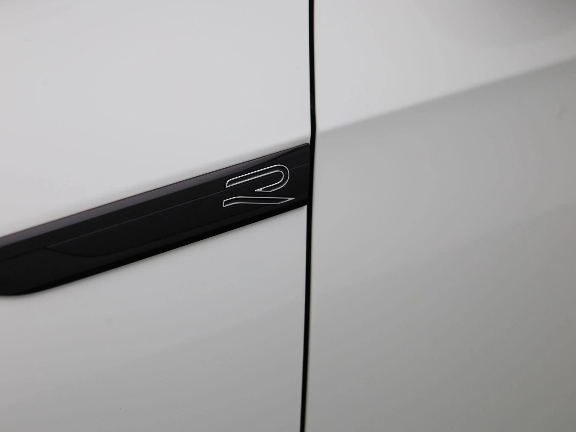 Volkswagen-Golf-image-14