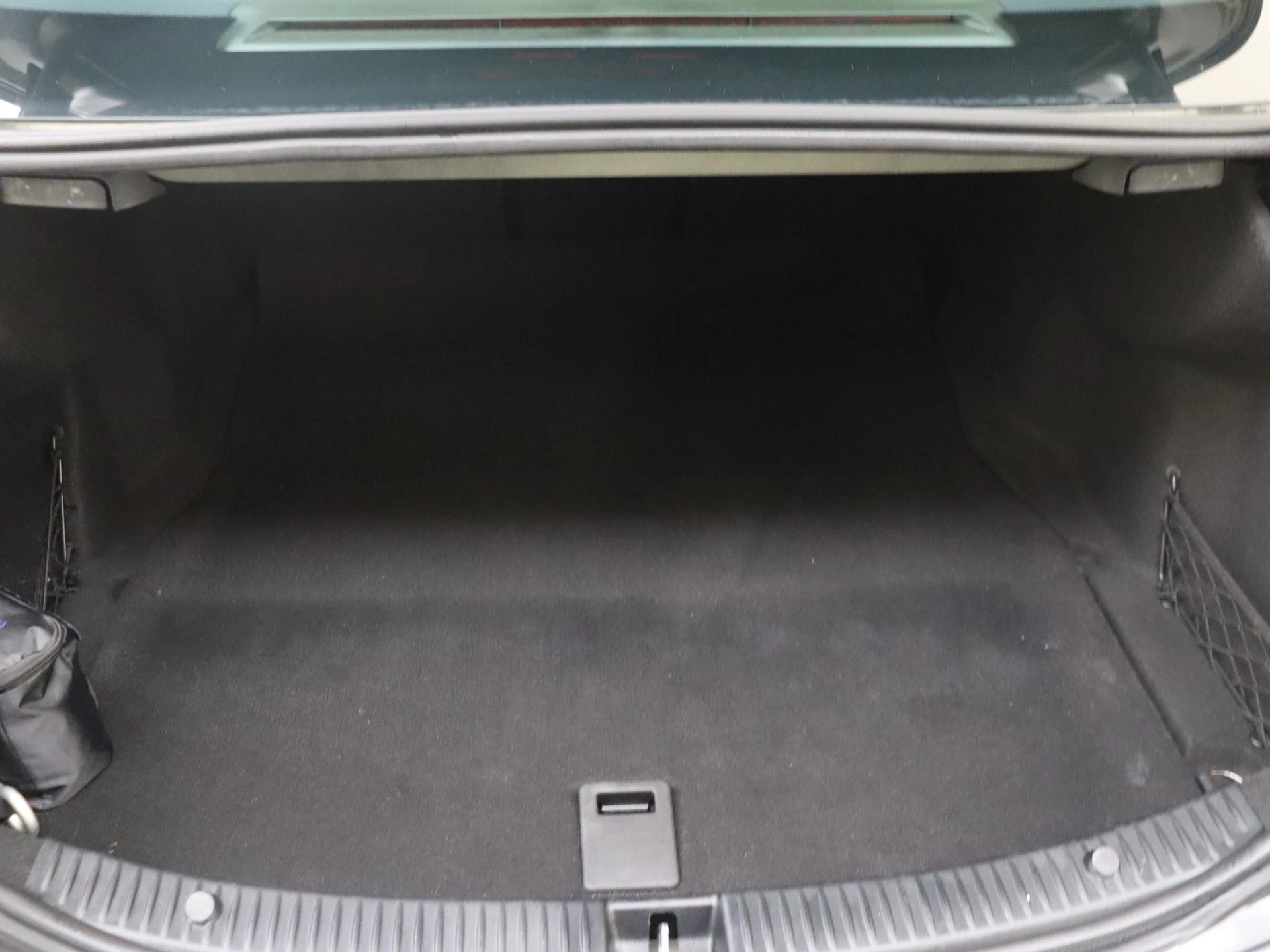 Mercedes-Benz-C-Klasse-image-32