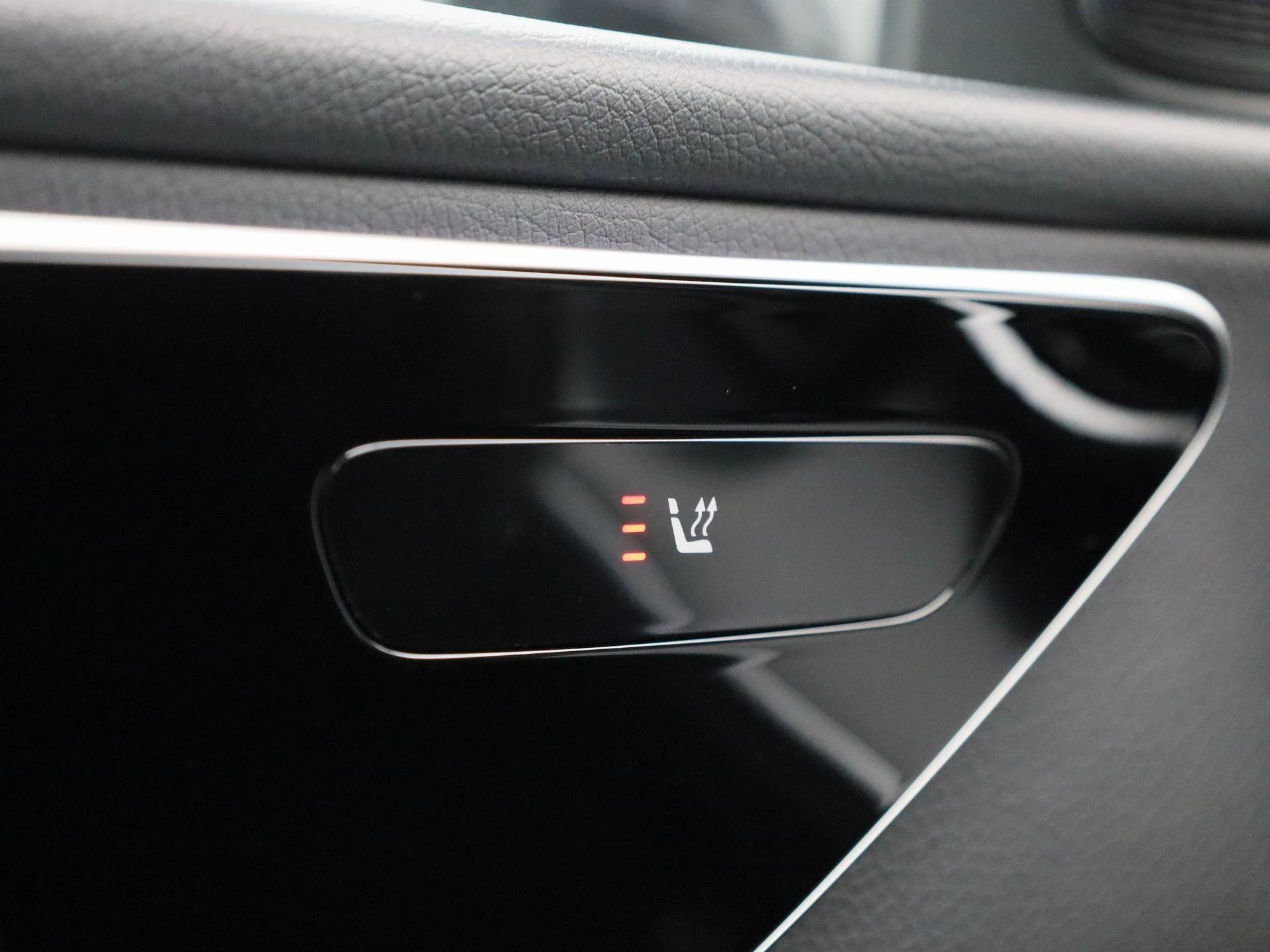 Mercedes-Benz-C-Klasse-image-30
