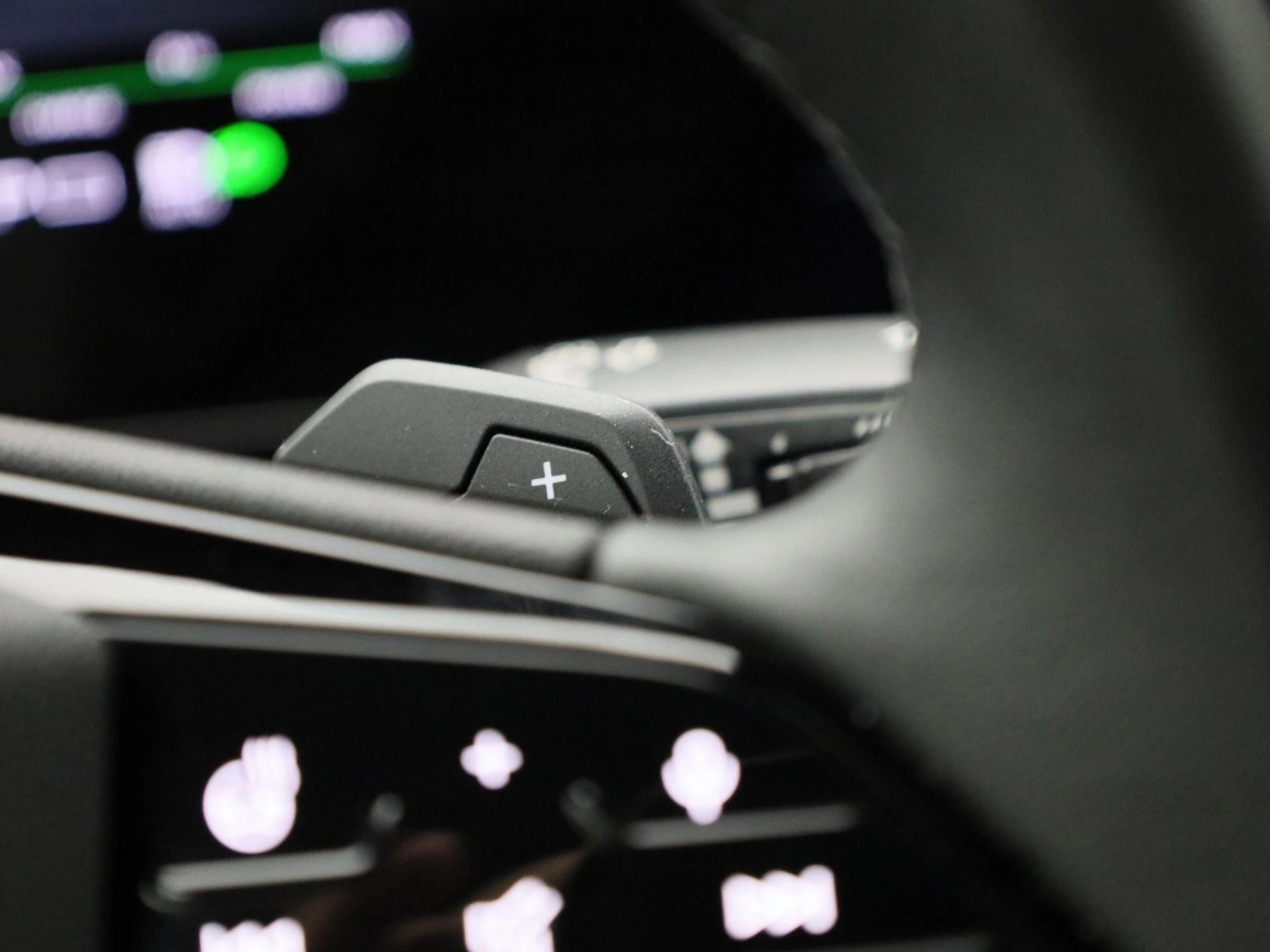 Audi-Q6 e-tron-image-32