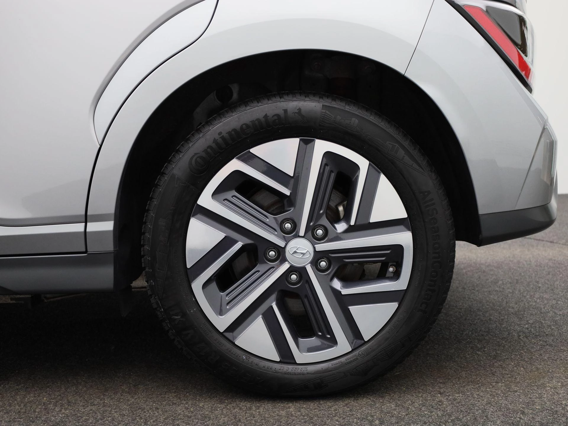 Hyundai-Kona-image-12