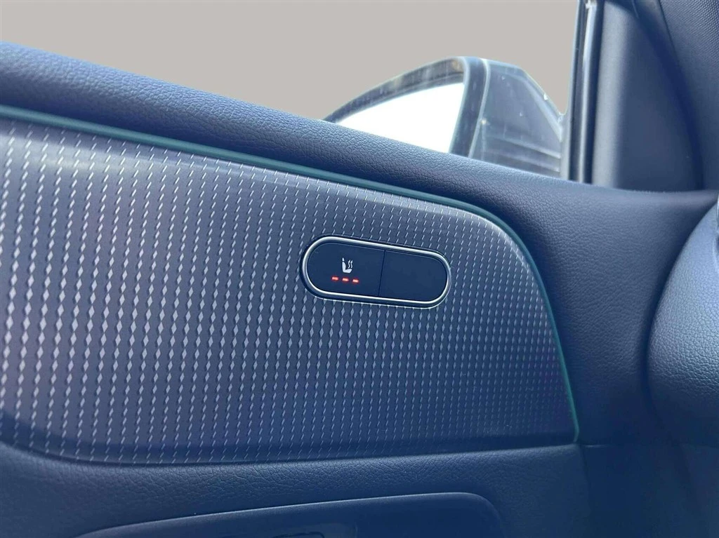 Mercedes-Benz-EQB-image-10