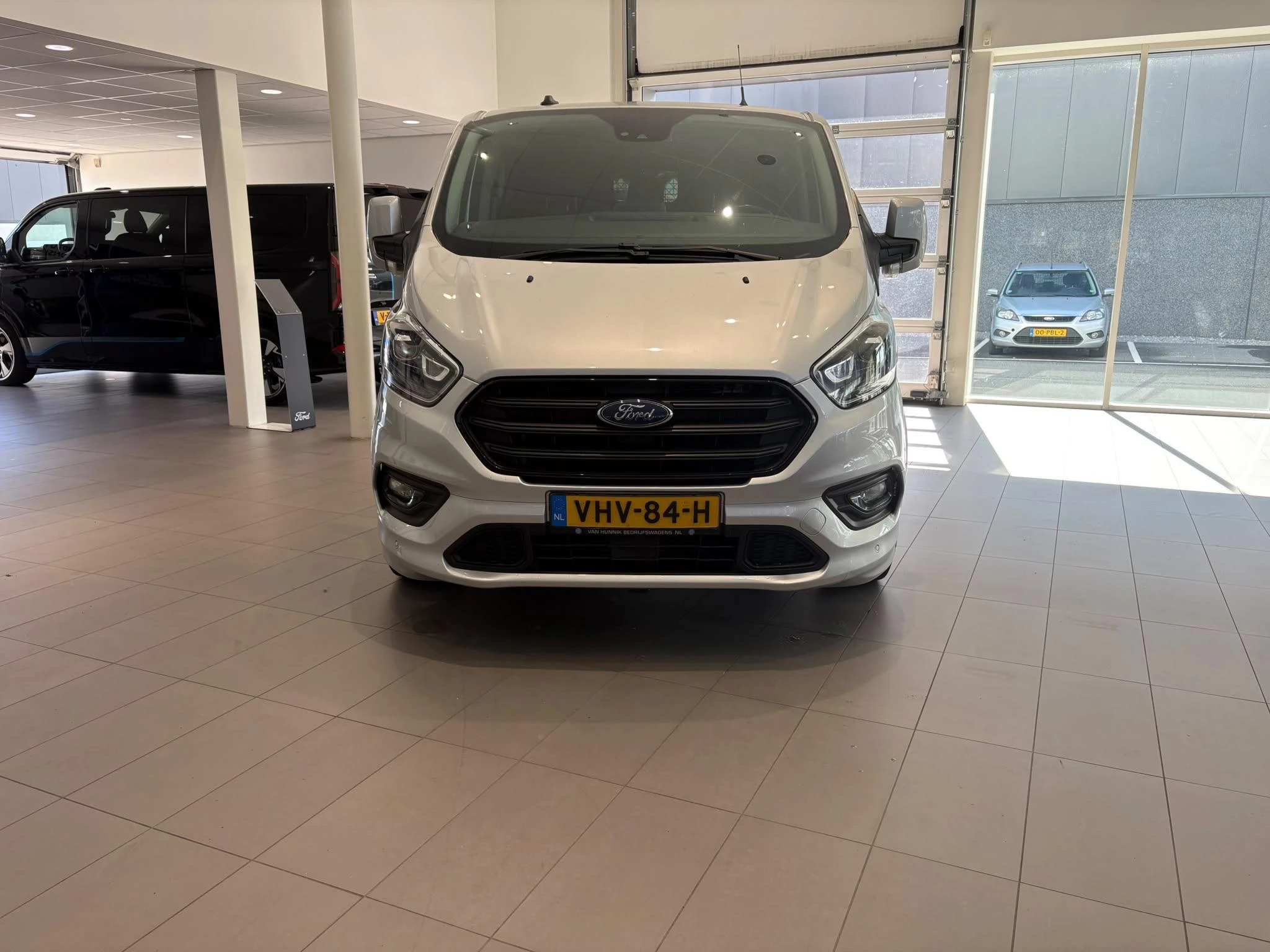 Ford-Transit Custom-image-1