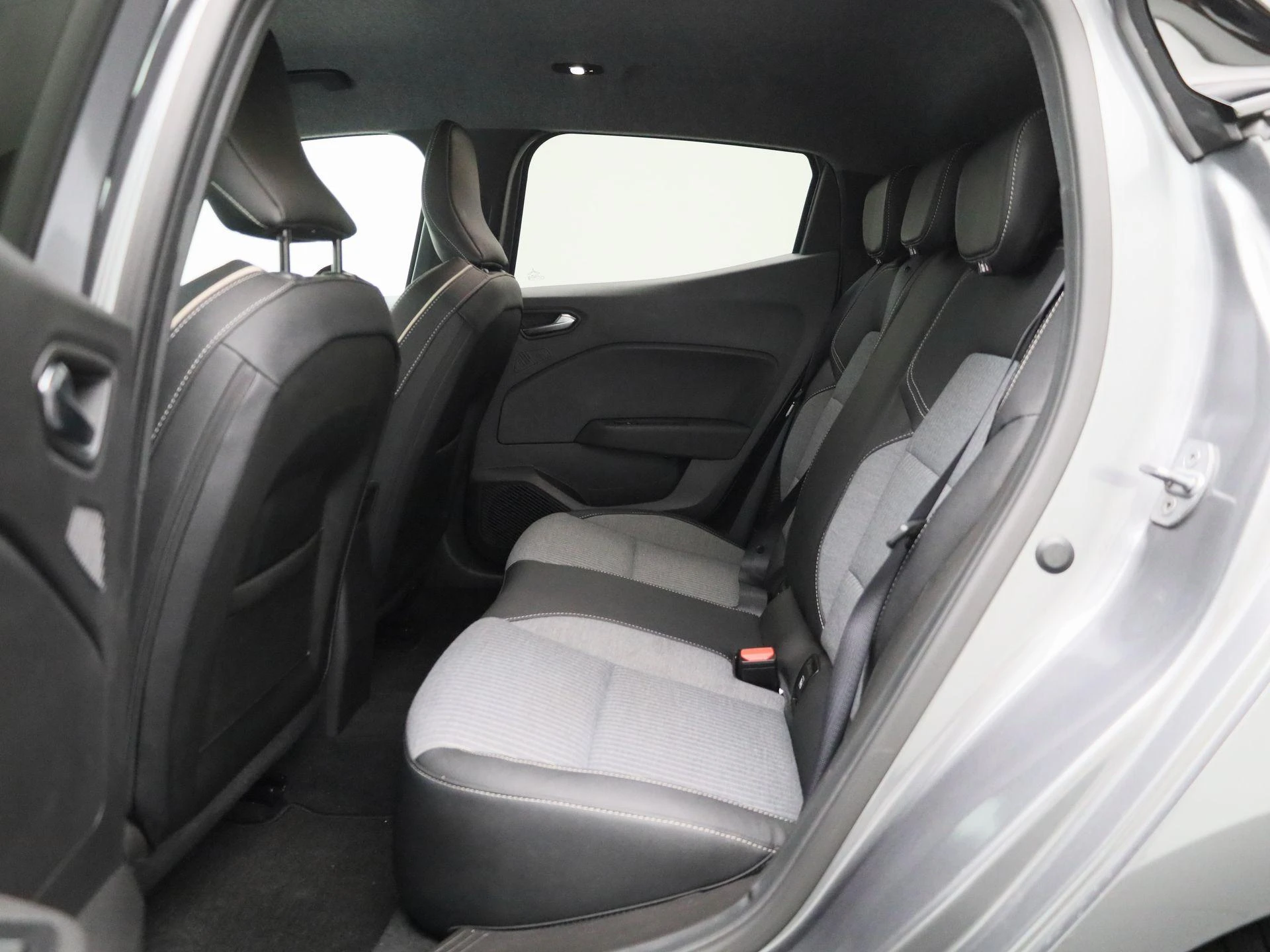 Renault-Clio-image-11