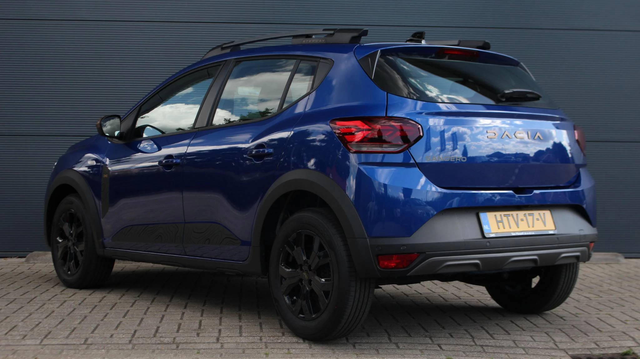 Dacia-Sandero Stepway-image-6
