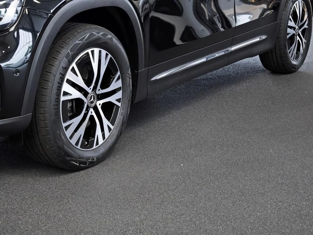Mercedes-Benz-GLB 200 d-image-6
