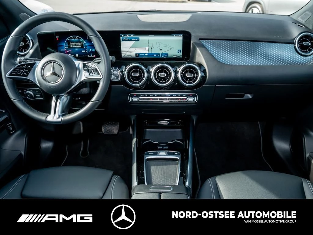 Mercedes-Benz-GLA-image-11