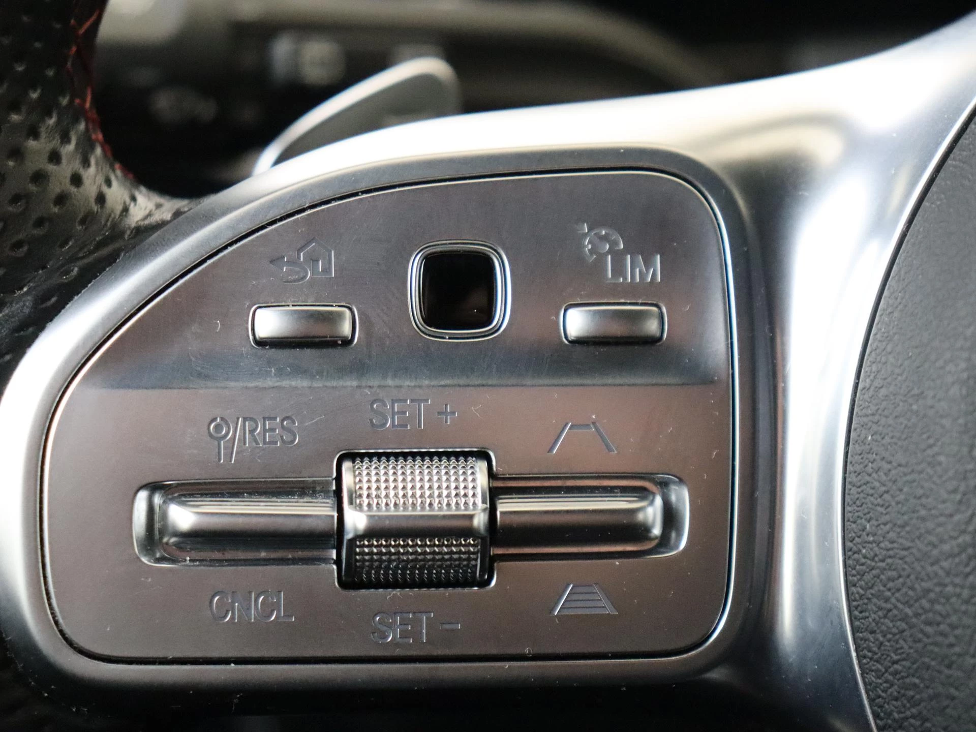 Mercedes-Benz-EQA-image-15