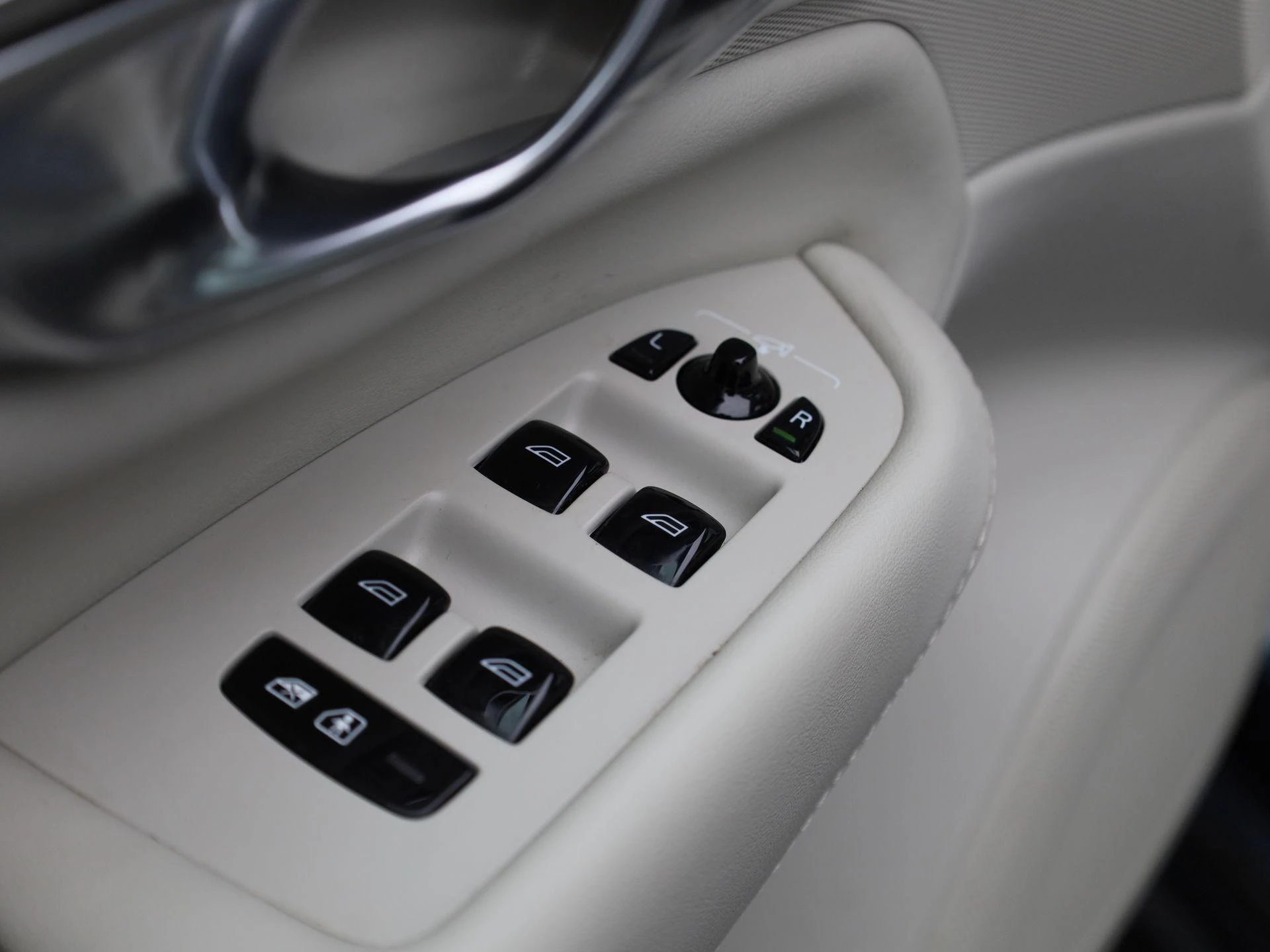 Volvo-XC90-image-33
