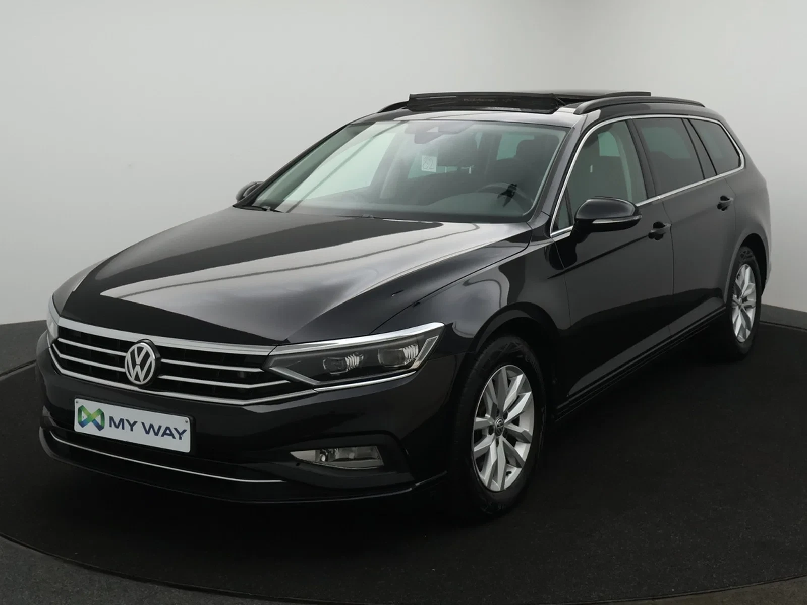 Volkswagen-Passat-image-0