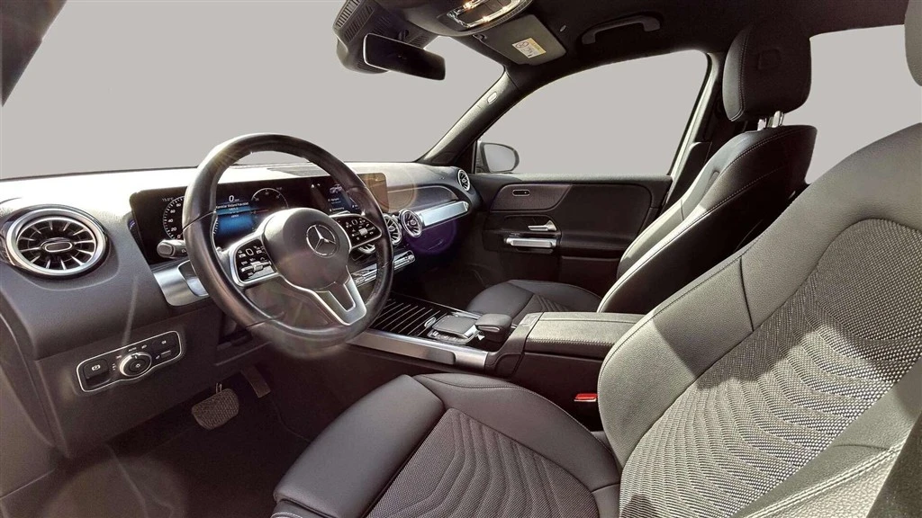 Mercedes-Benz-EQB-image-9