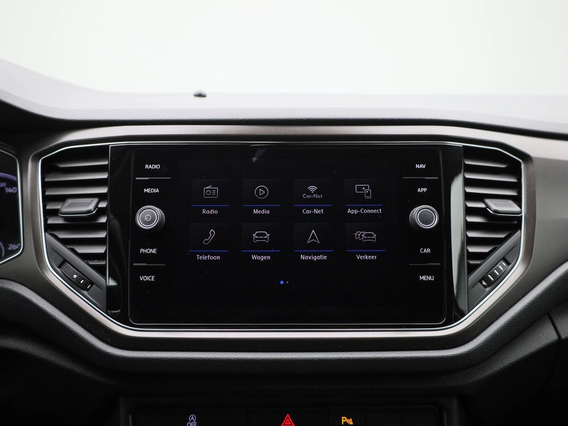 Volkswagen-T-Roc-image-22