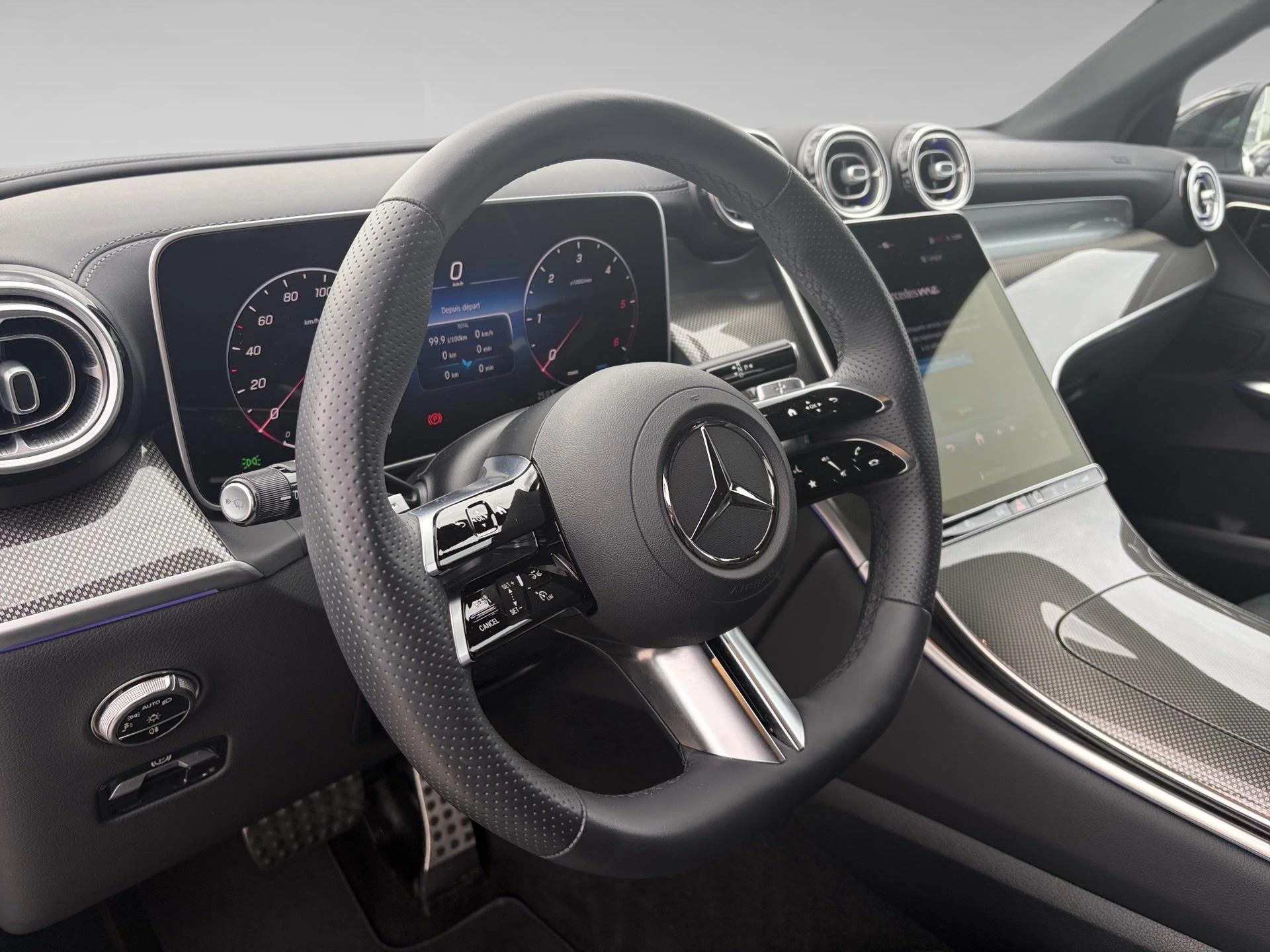 Mercedes-Benz-GLC-image-3