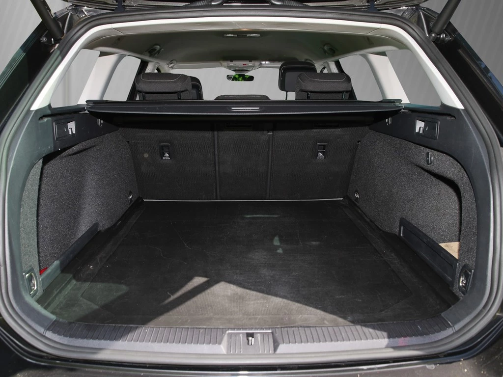 Volkswagen Passat Variant 2,0 TDI DSG Business,LED,Kamera,ACC ALU 17",Sitzheizung,App Connect,Park-Pilot
