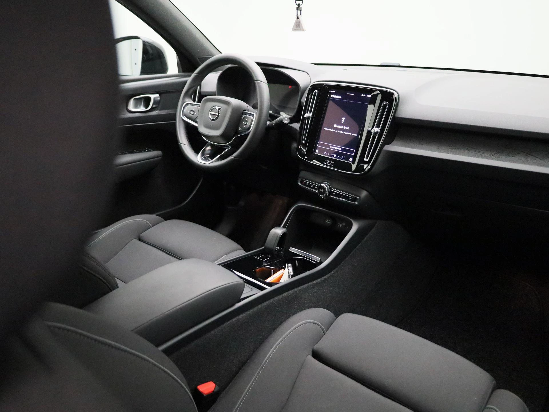 Volvo-XC40-image-33