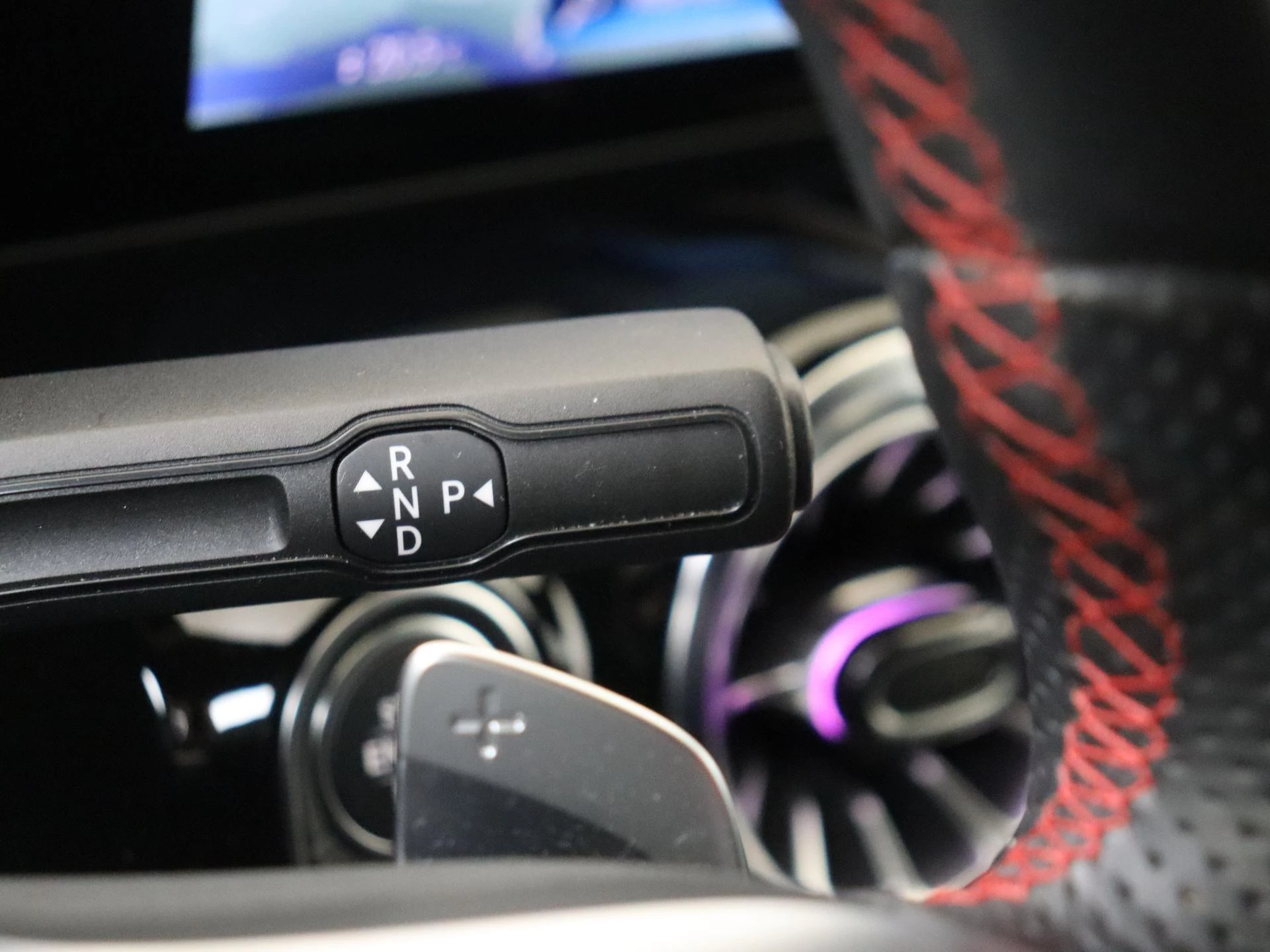 Mercedes-Benz-GLA-image-17