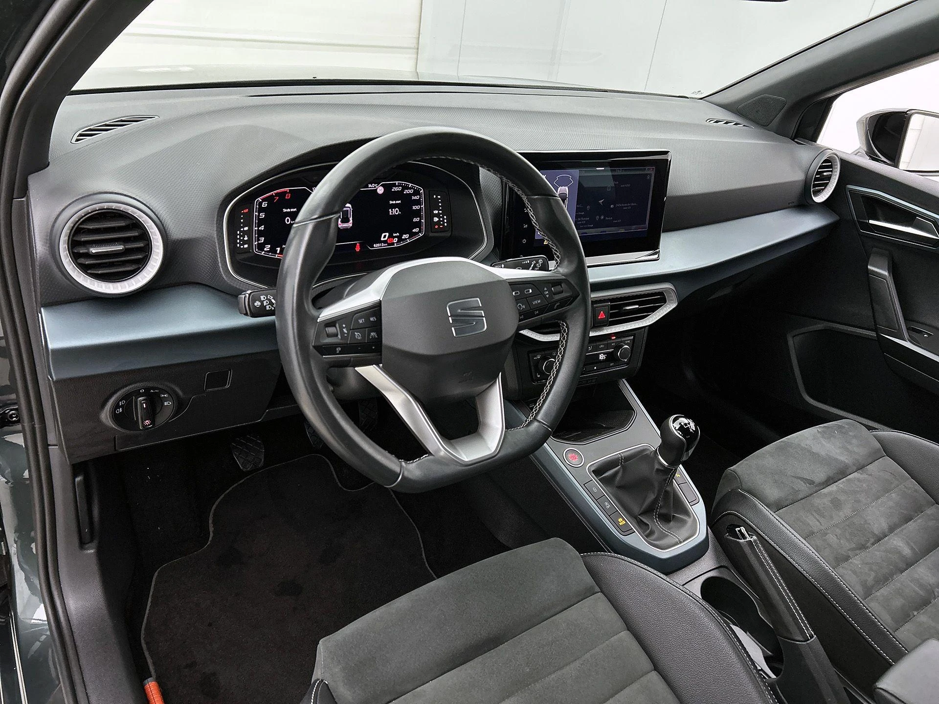 SEAT-Arona-image-20