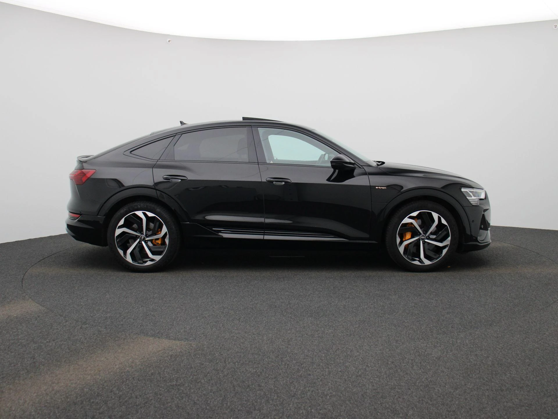 Audi-e-tron-image-5