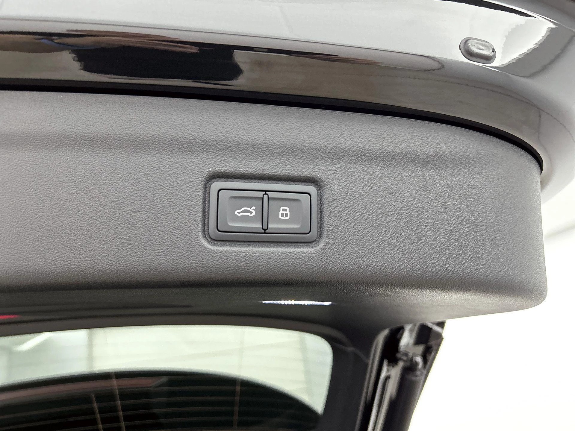 Audi-Q6 e-tron-image-23