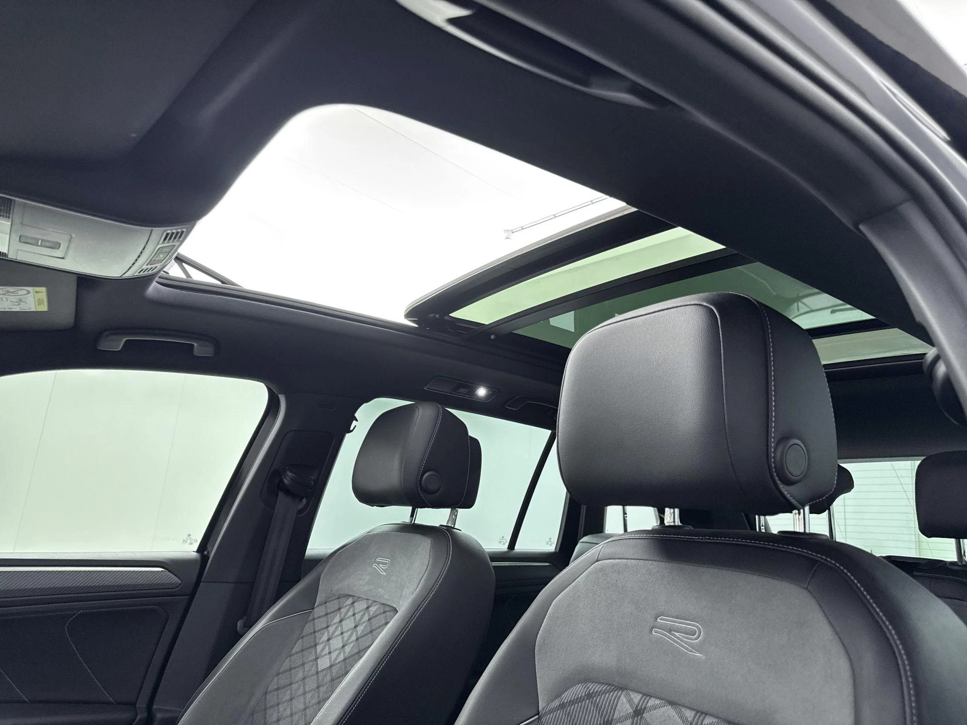 Volkswagen-Tiguan-image-9
