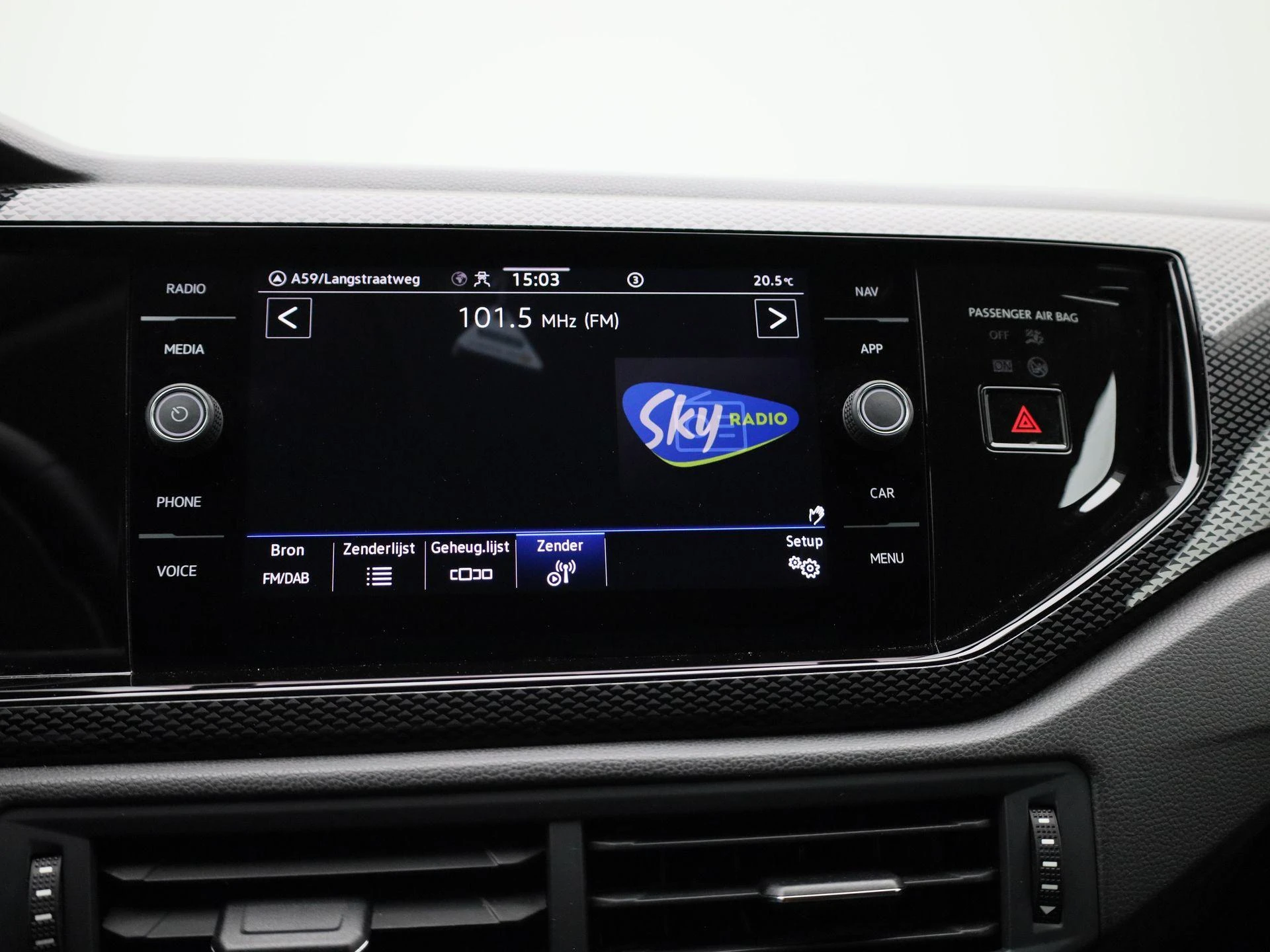 Volkswagen-Polo-image-19