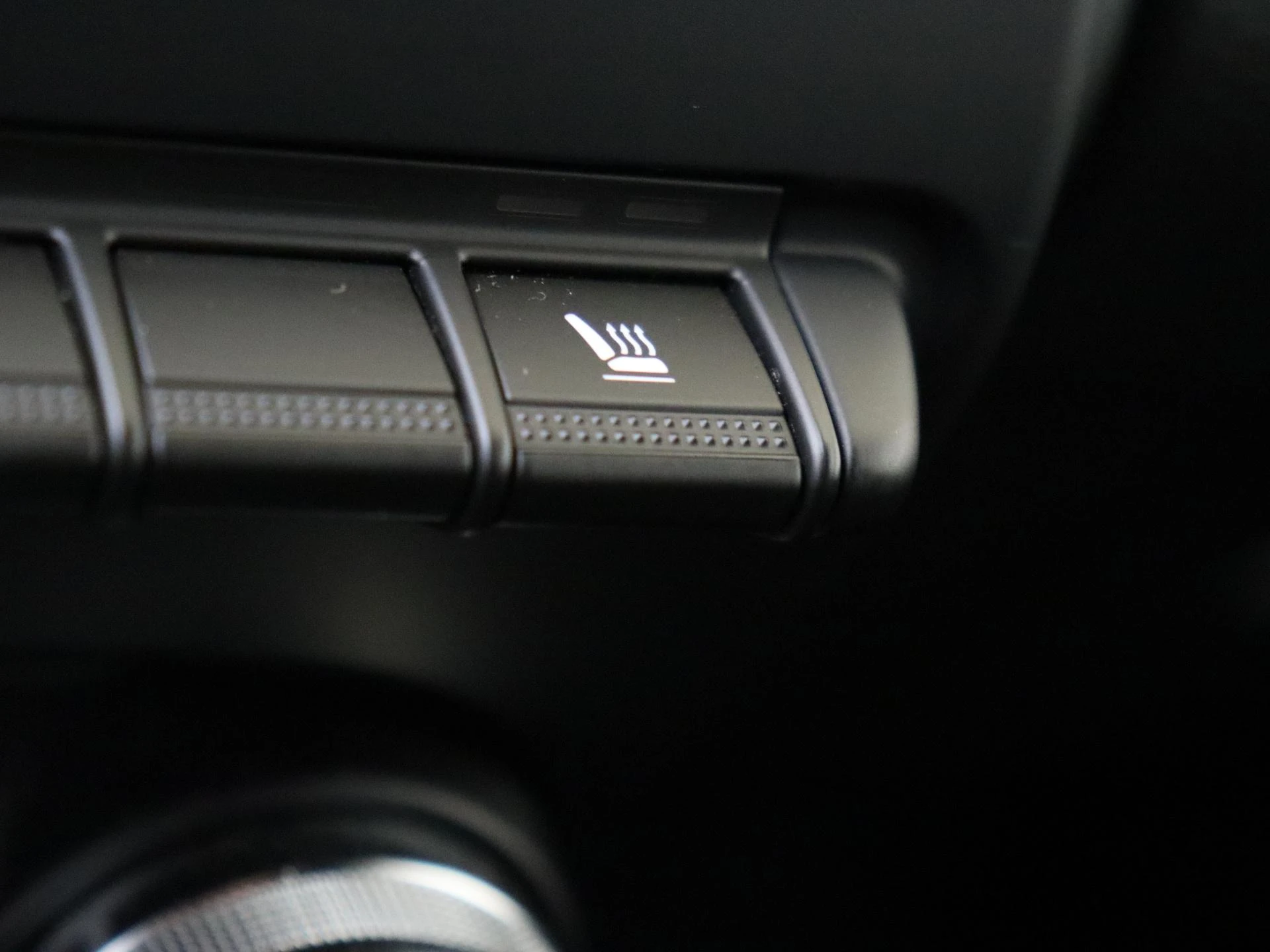 Mitsubishi-Colt-image-23