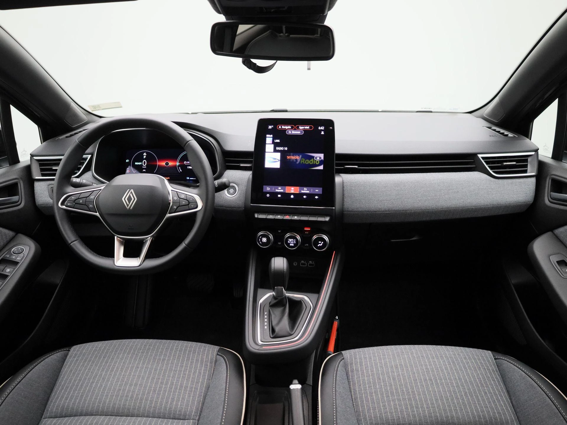 Renault-Clio-image-33