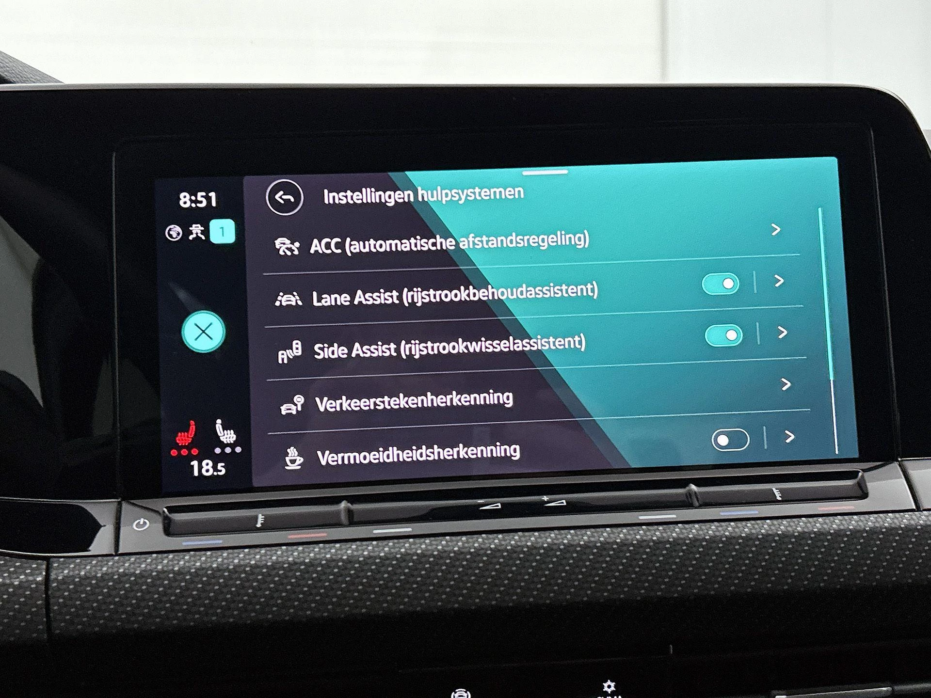 Volkswagen-Golf-image-13