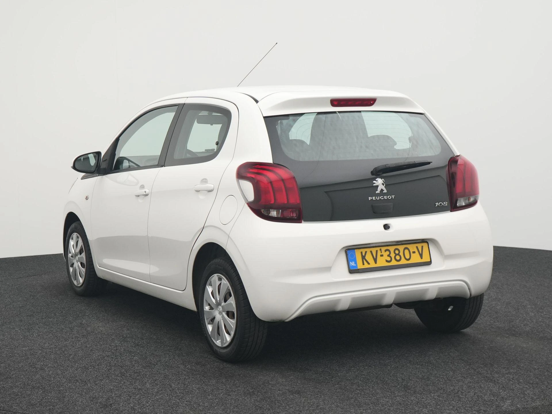 Peugeot-108-image-1