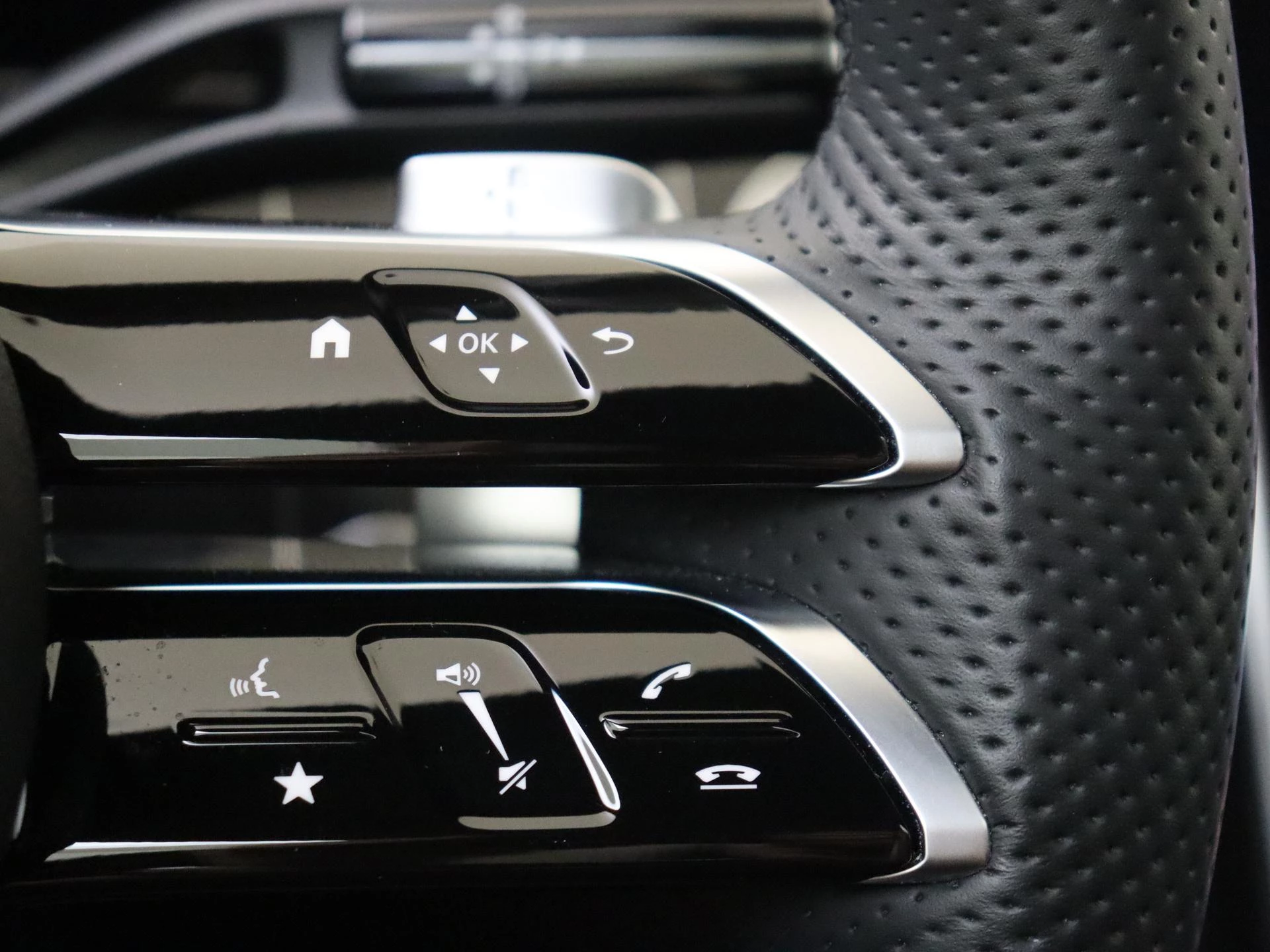Mercedes-Benz-C-Klasse-image-13