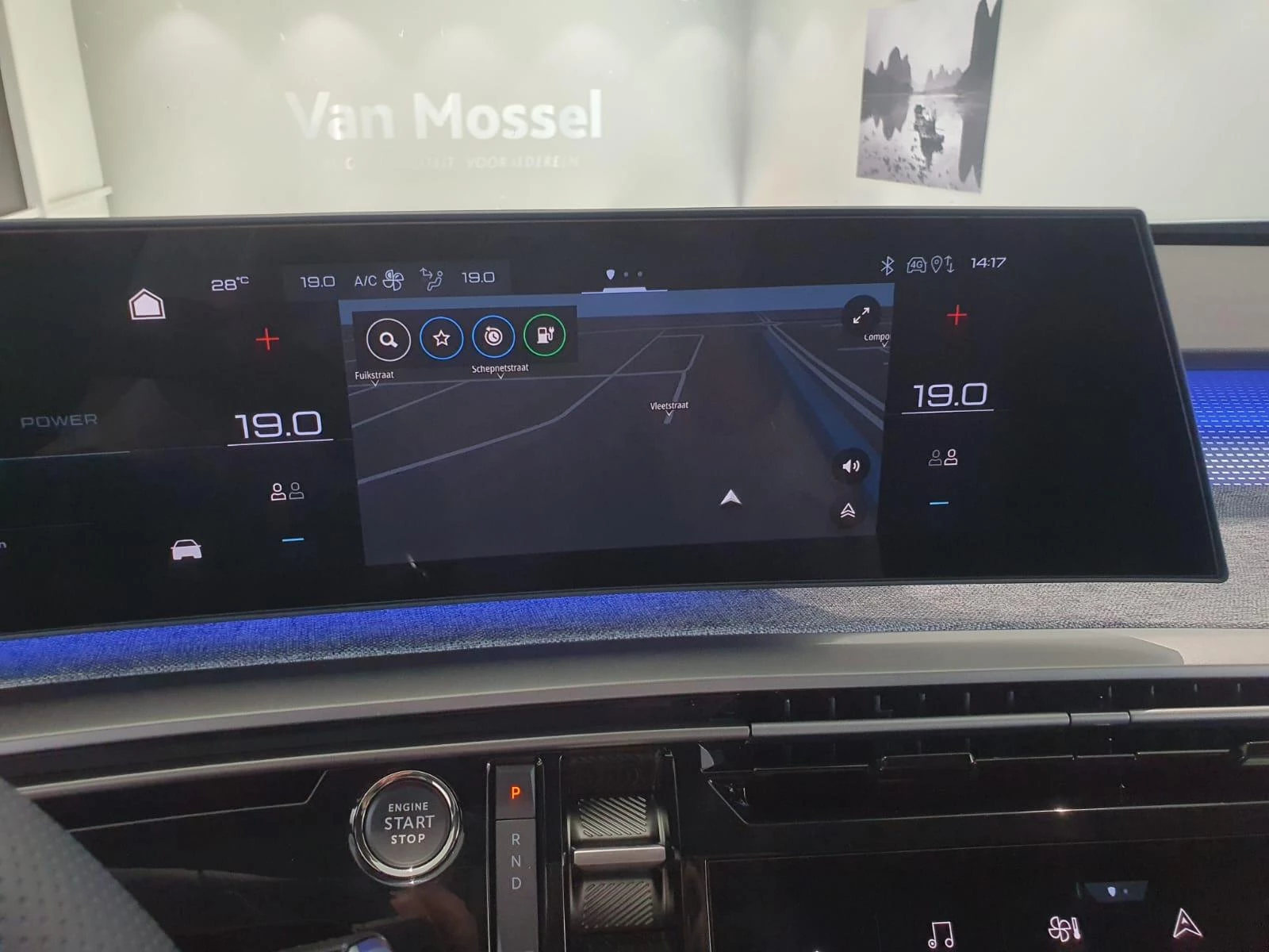 Peugeot-e-5008-image-14