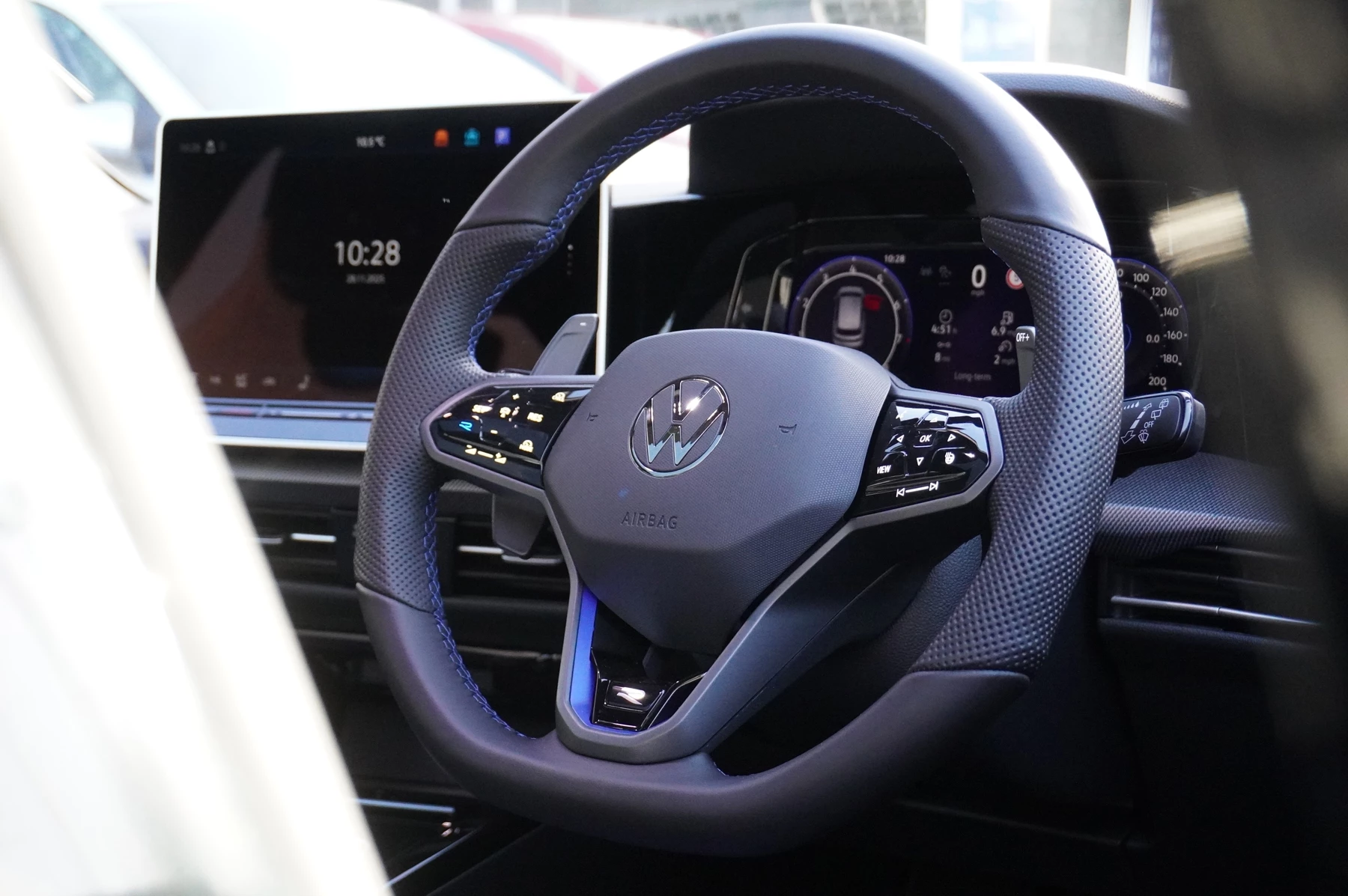 Volkswagen-Golf-image-25