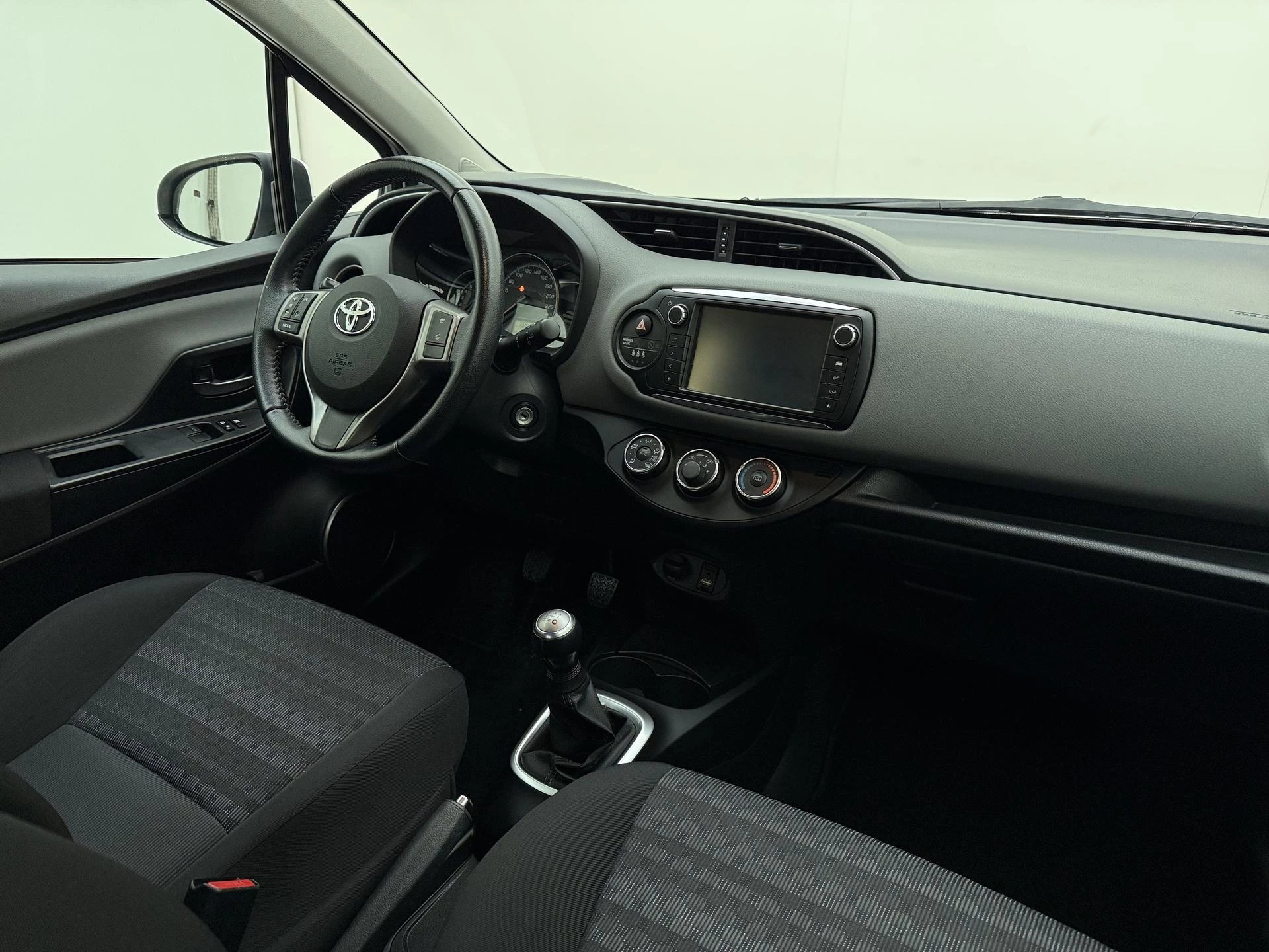 Toyota-Yaris-image-5