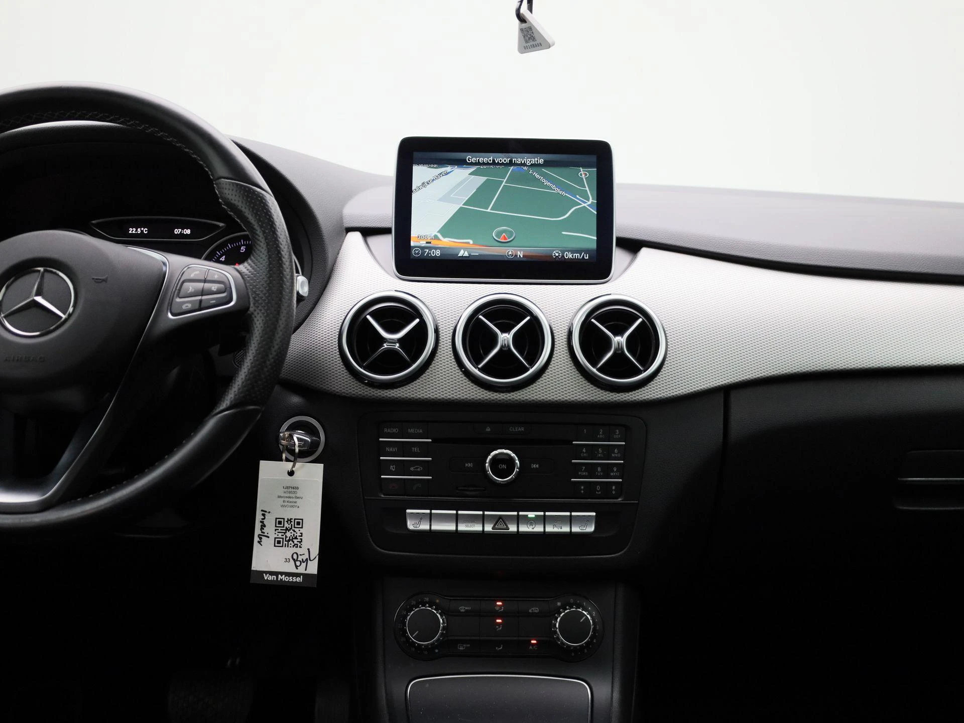 Mercedes-Benz-B-Klasse-image-8