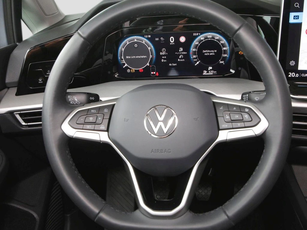 Volkswagen-Golf-image-14