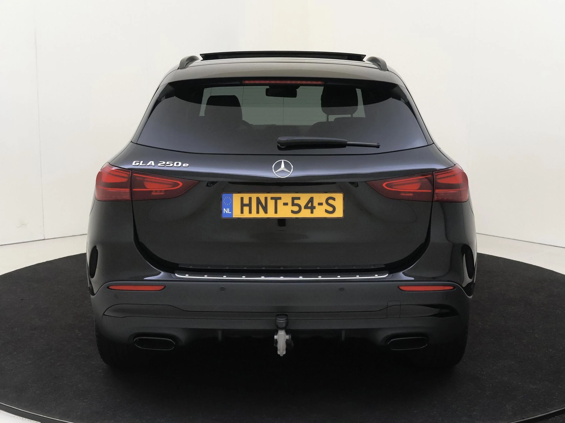 Mercedes-Benz-GLA-image-6