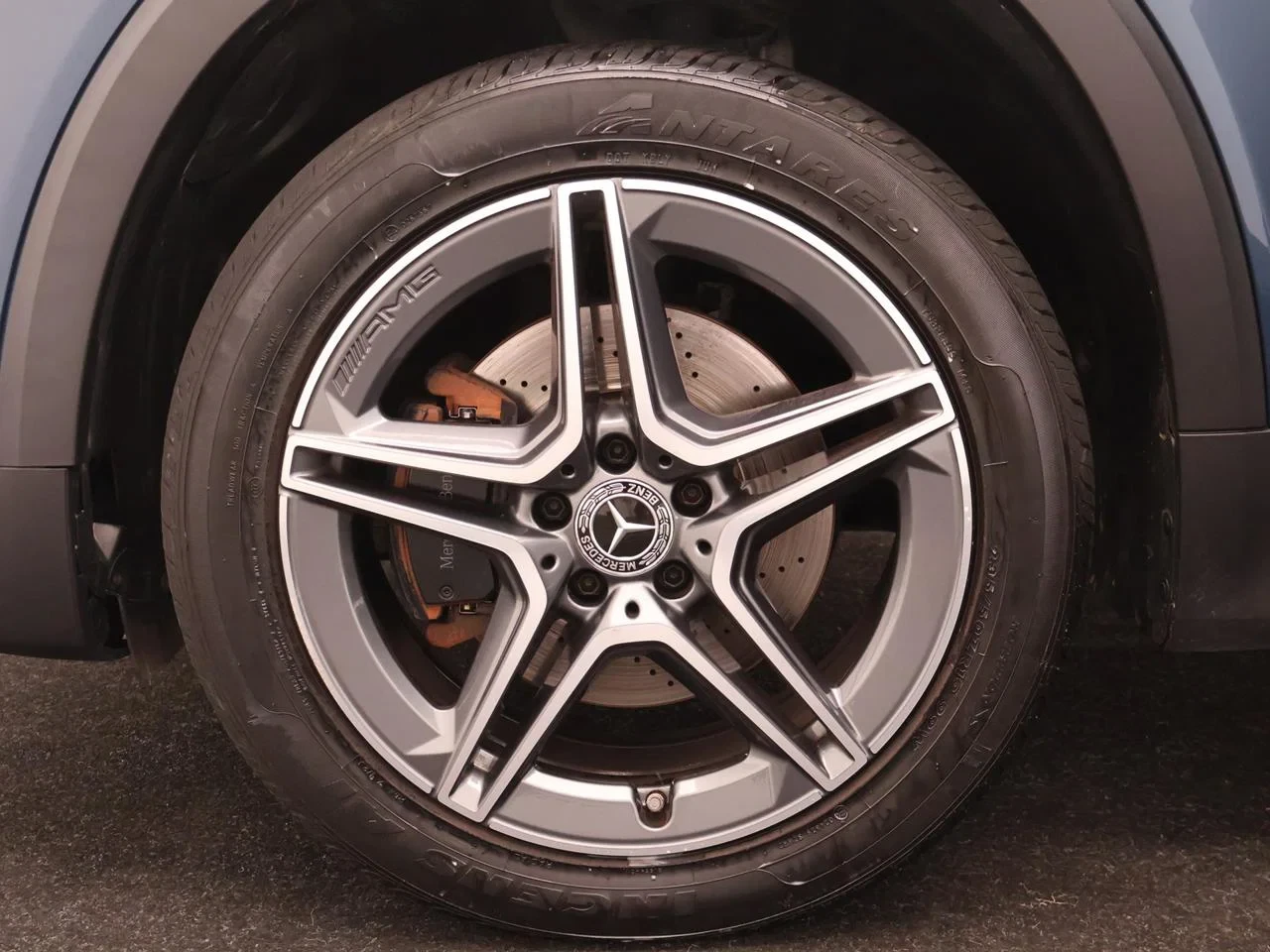 Mercedes-Benz-GLB-image-3